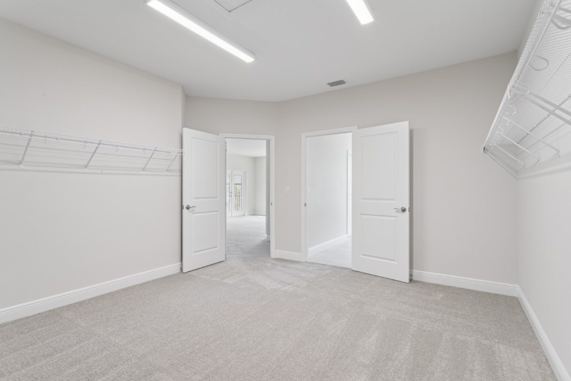 35471 Big Hawk Dr - Owner's Walk in Closet