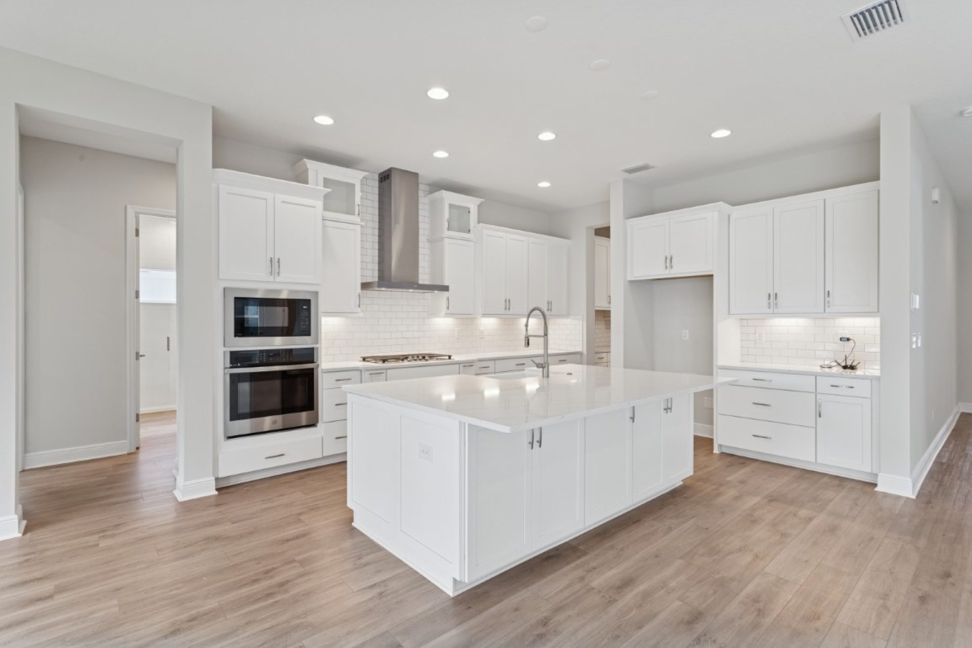 35471 Big Hawk Dr - Gourmet Kitchen