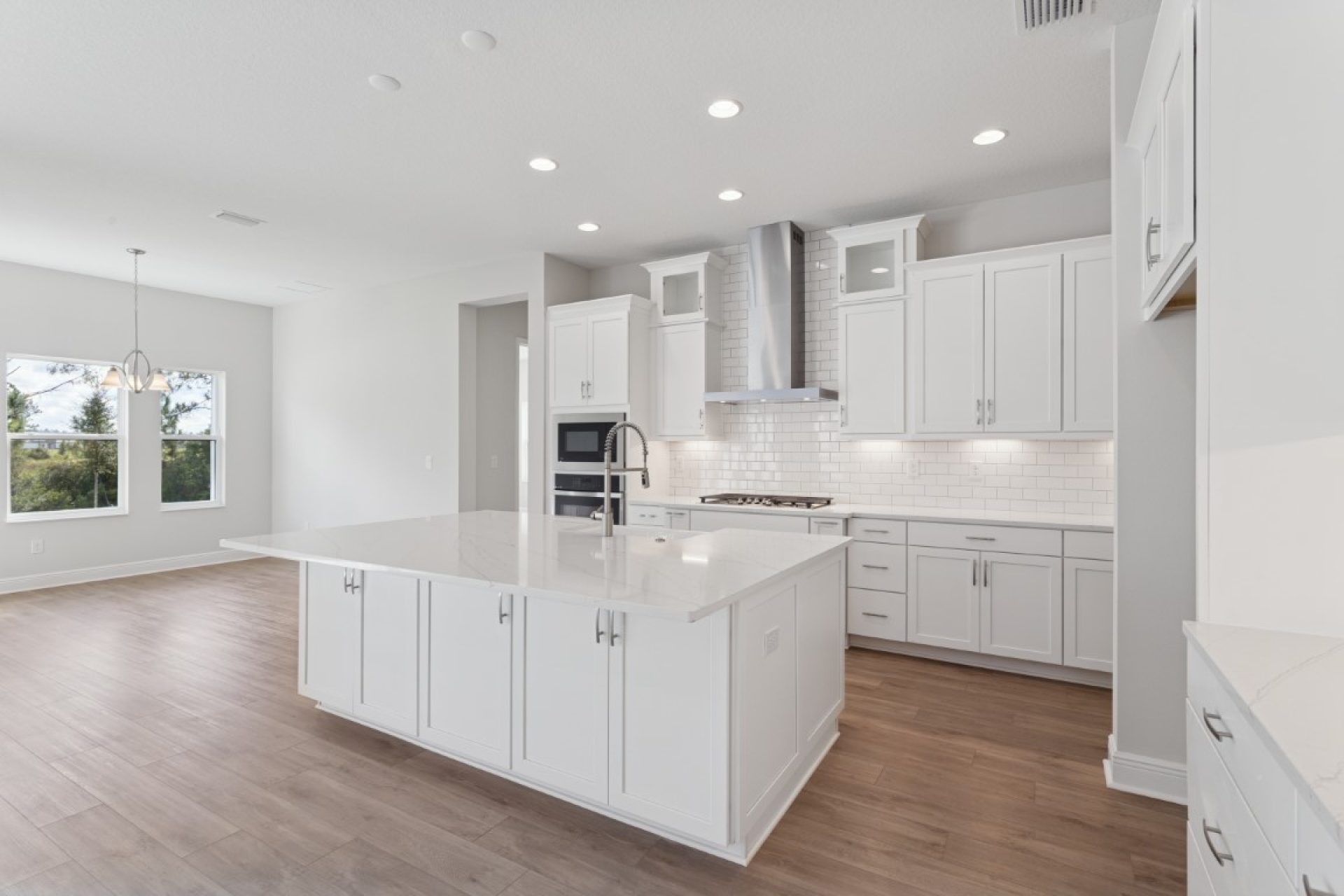 35471 Big Hawk Dr - Gourmet Kitchen