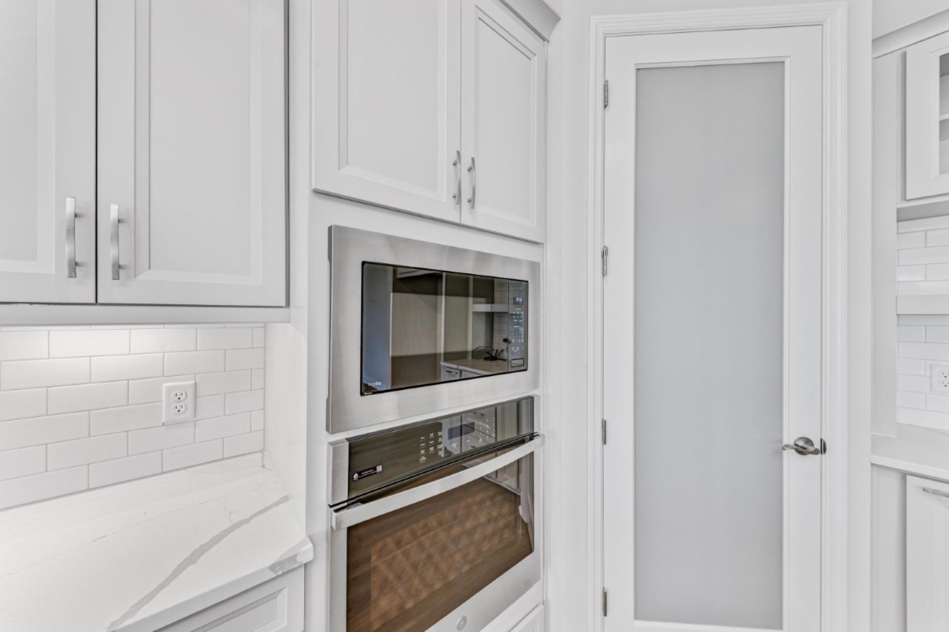 17530 Glistening Ct - Gourmet Kitchen