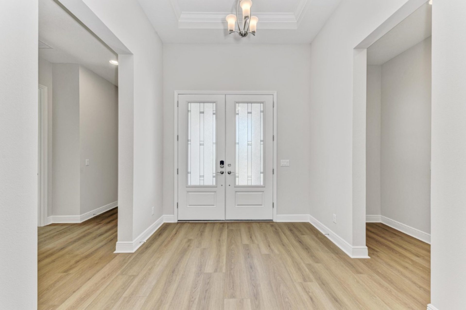 17530 Glistening Ct - Foyer