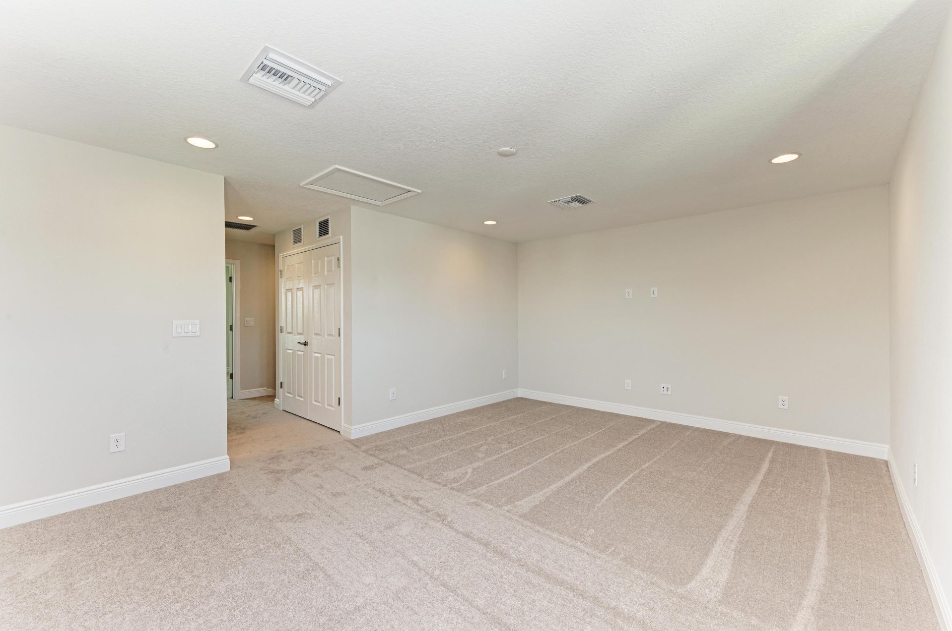 6139 Golden Beach Dr - Bonus Room