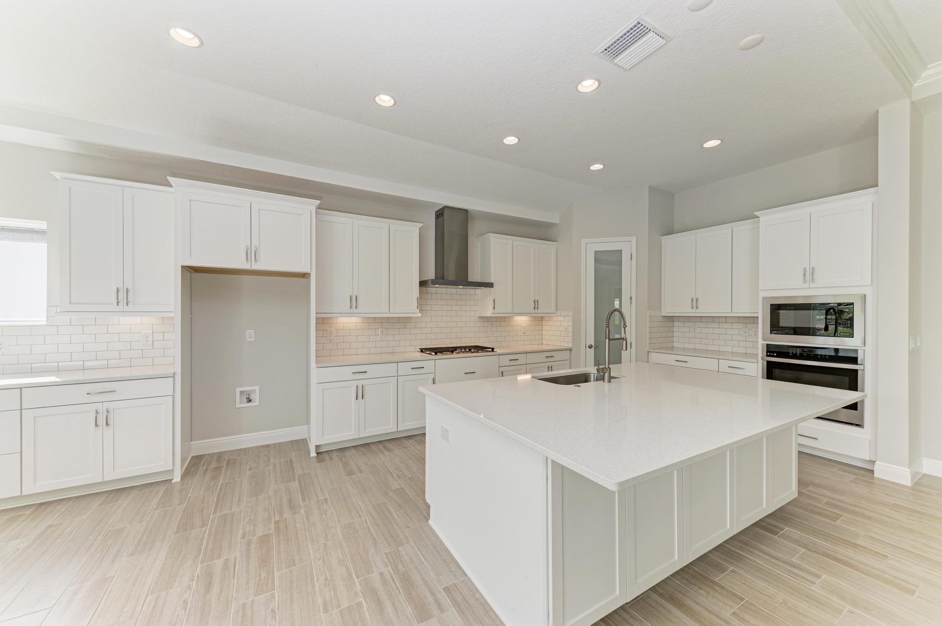 6139 Golden Beach Dr - Gourmet Kitchen