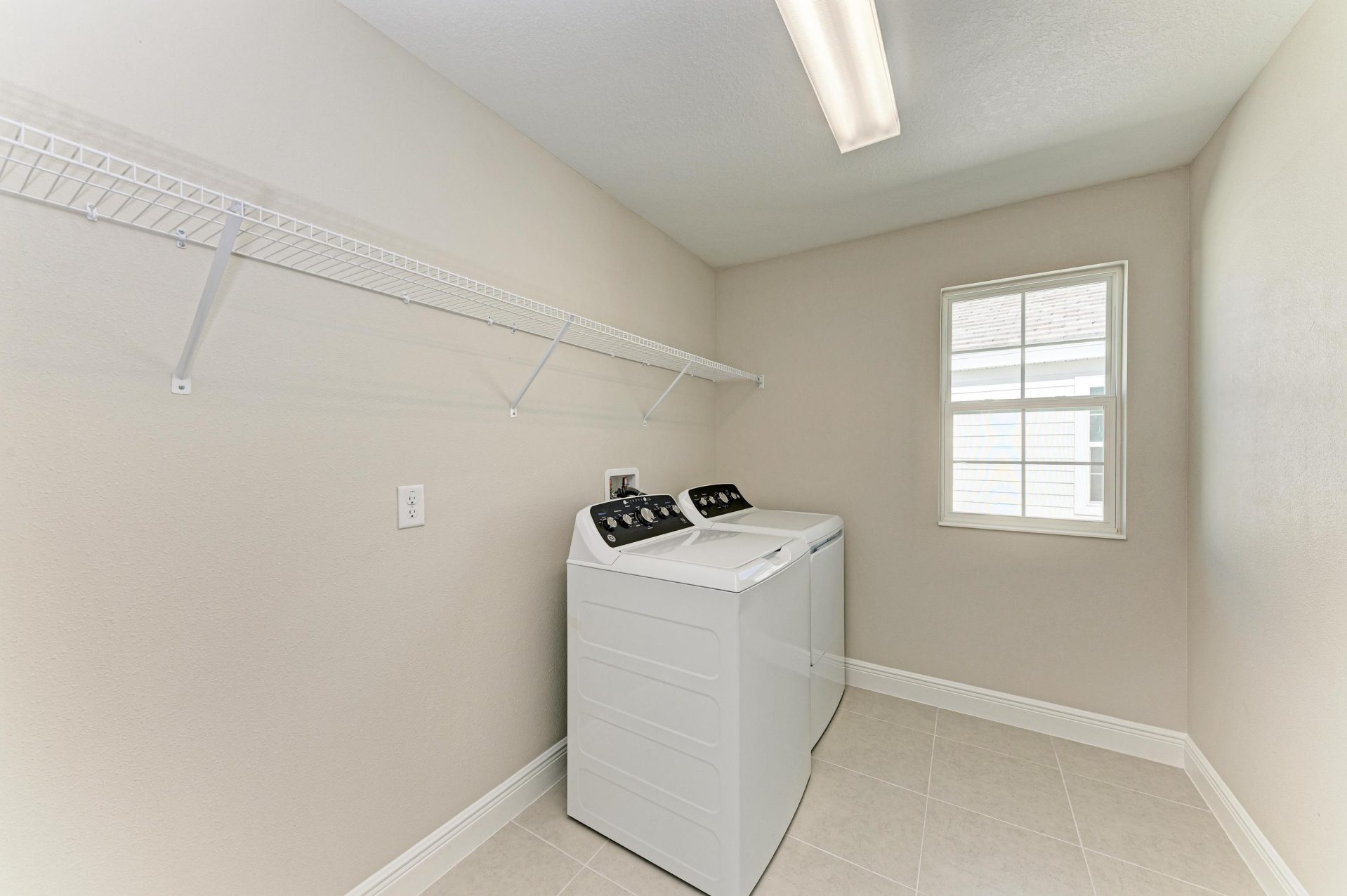 10148 Surrey Rose Dr - Laundry Room