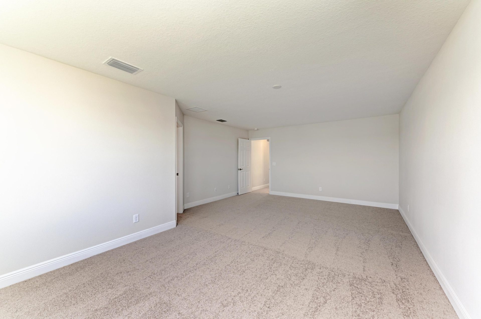 10148 Surrey Rose Dr - Owner's Retreat