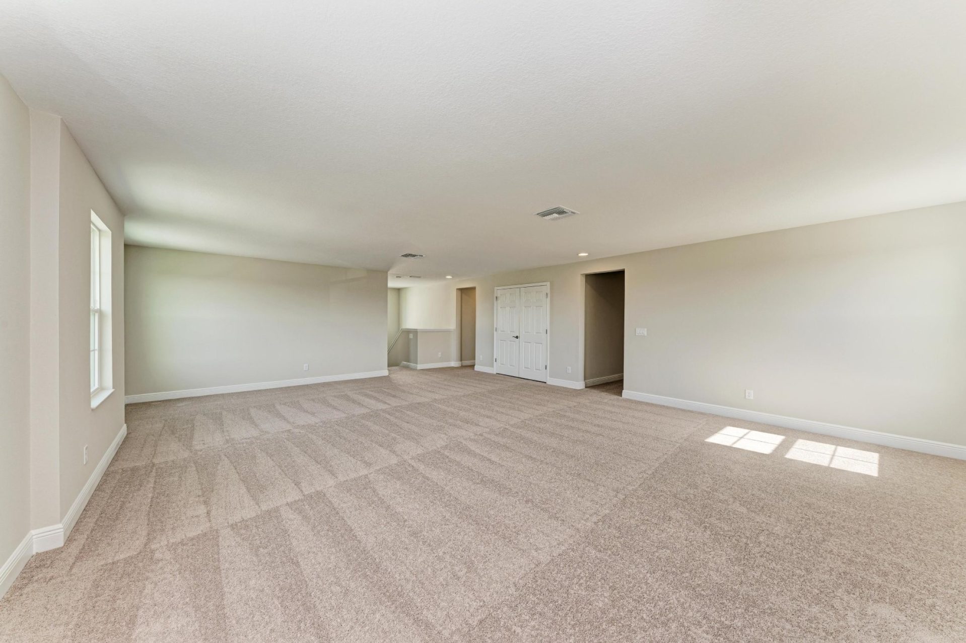 10148 Surrey Rose Dr - Bonus Room