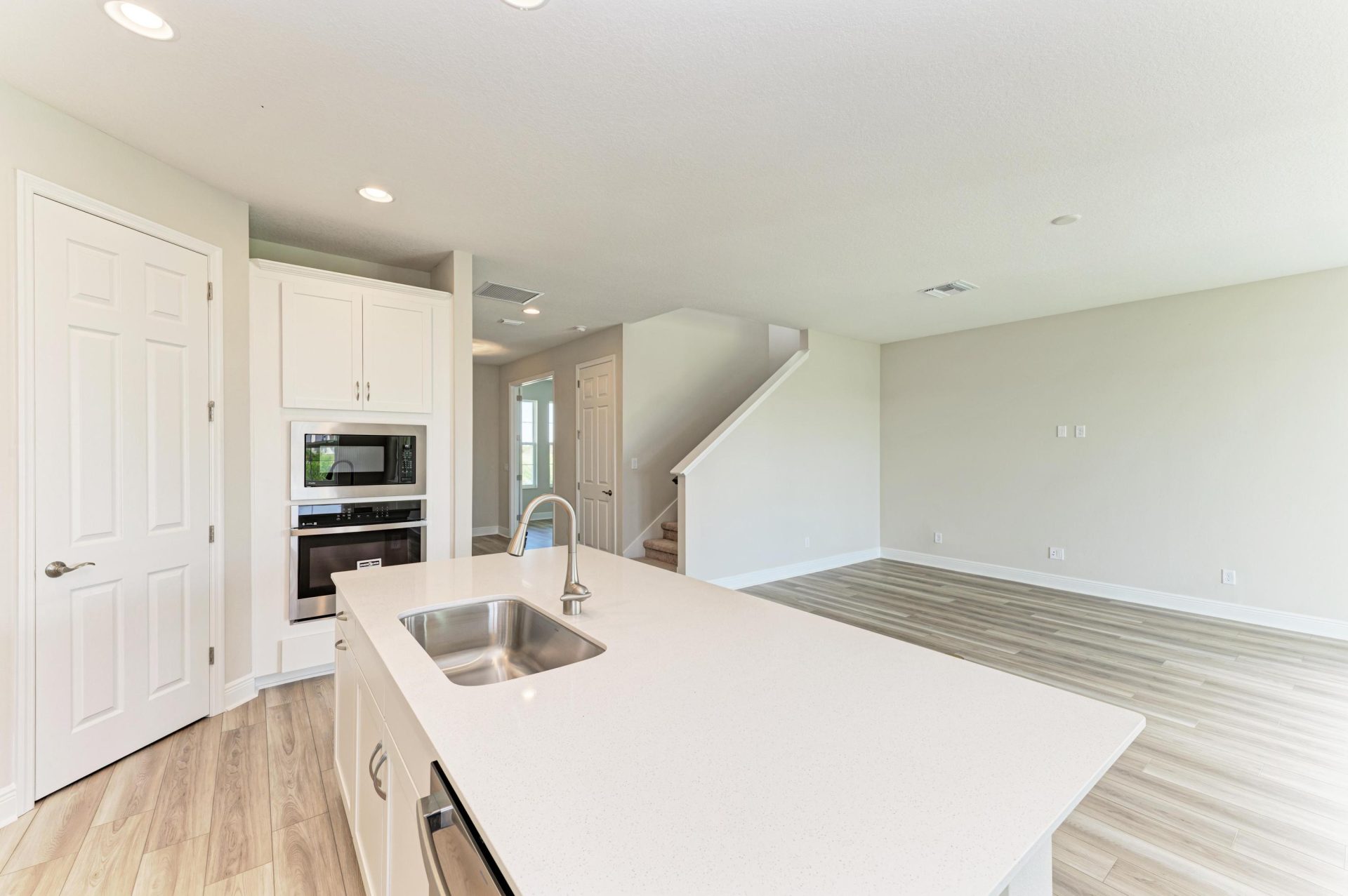 10148 Surrey Rose Dr - Gourmet Kitchen