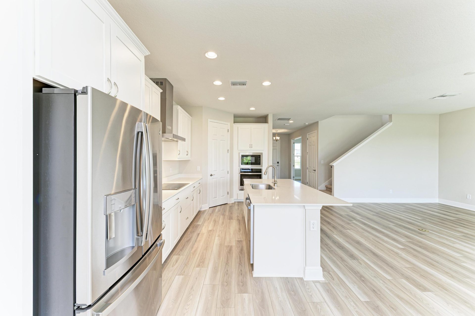 10148 Surrey Rose Dr - Gourmet Kitchen