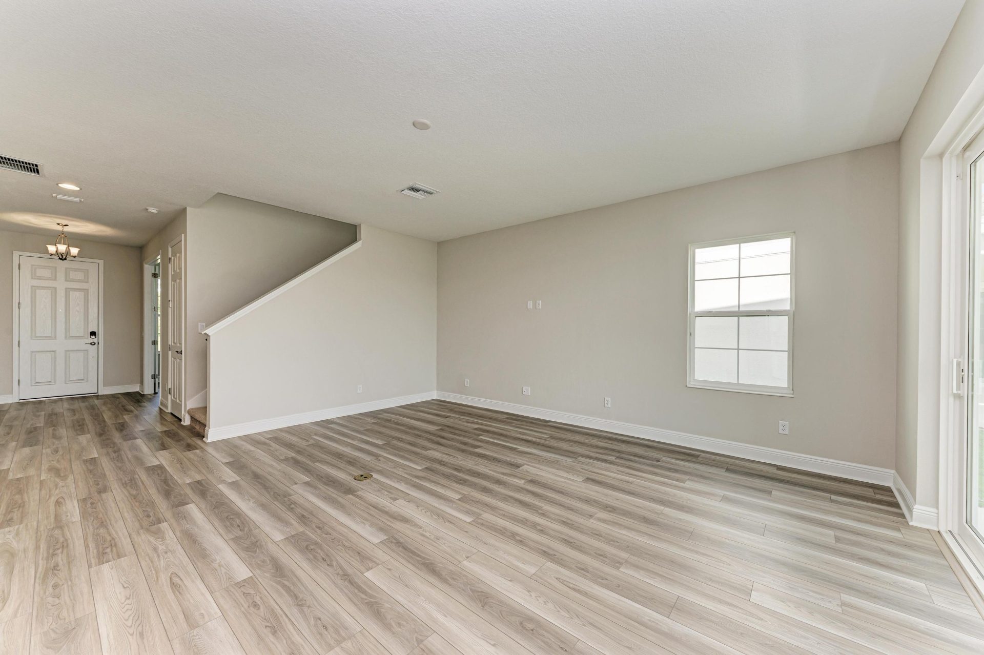 10148 Surrey Rose Dr - Grand Room