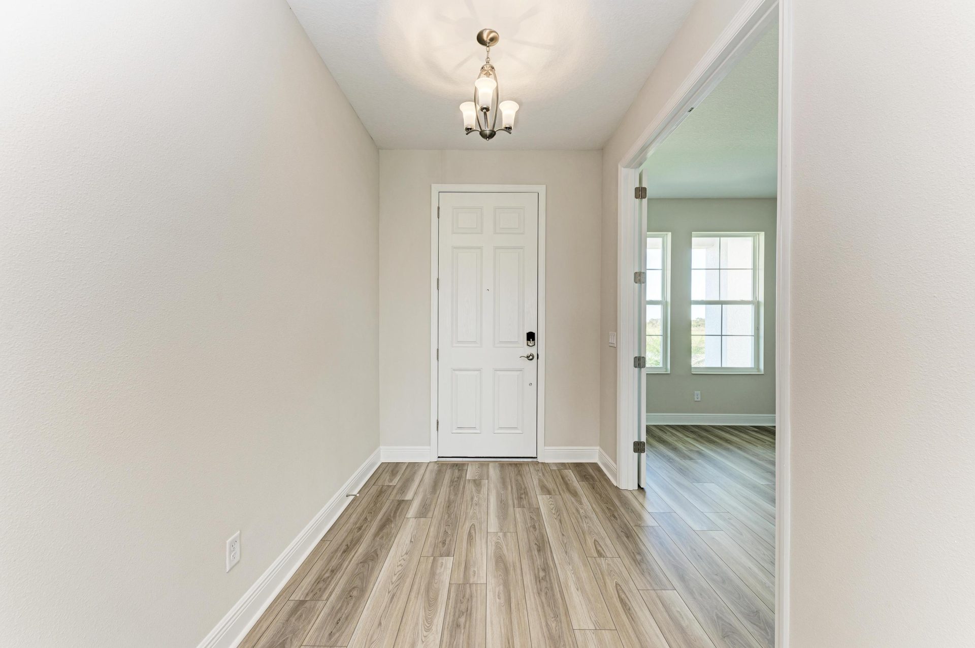 10148 Surrey Rose Dr - Foyer