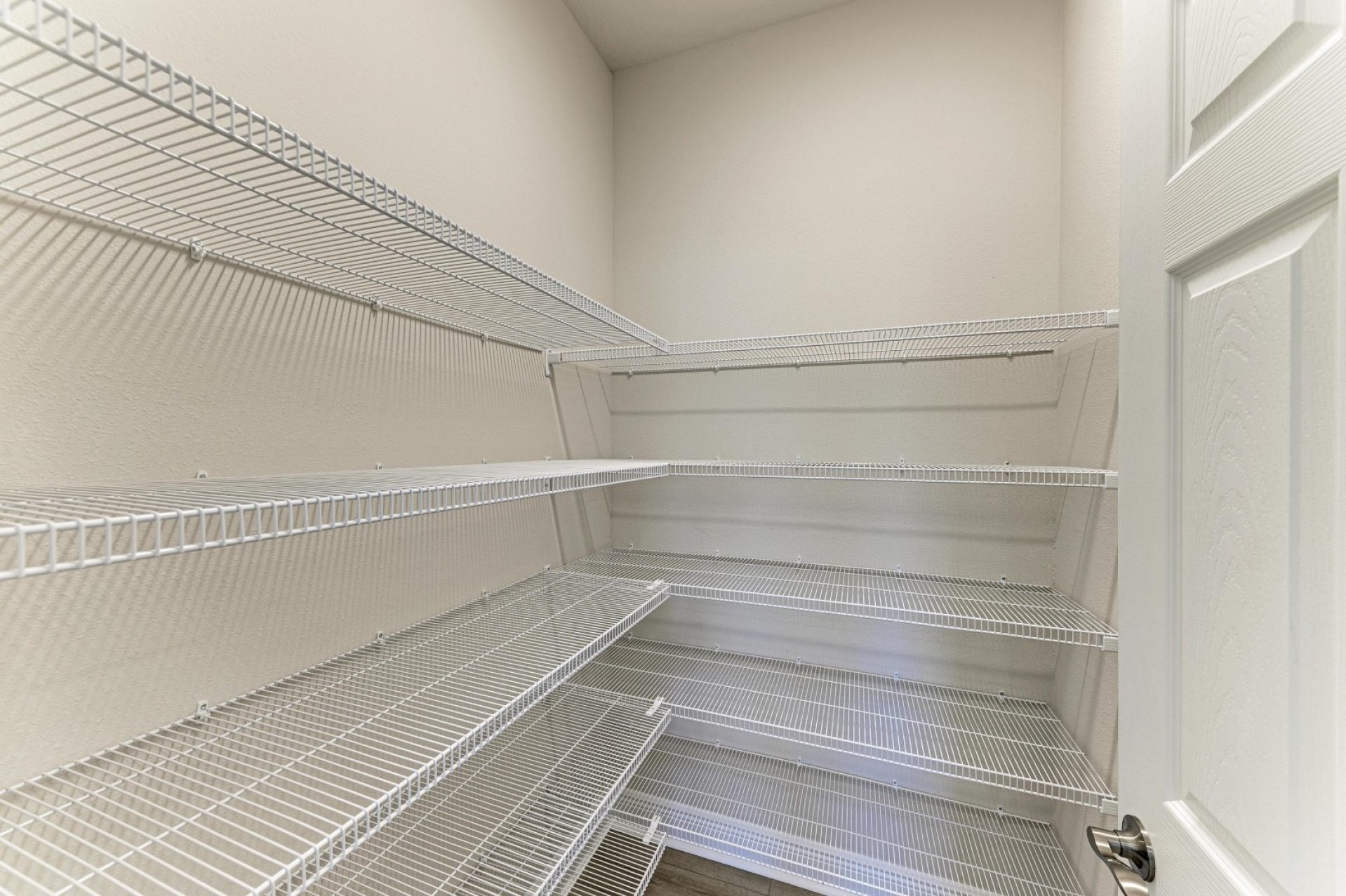 12377 Oak Hill Way - Pantry