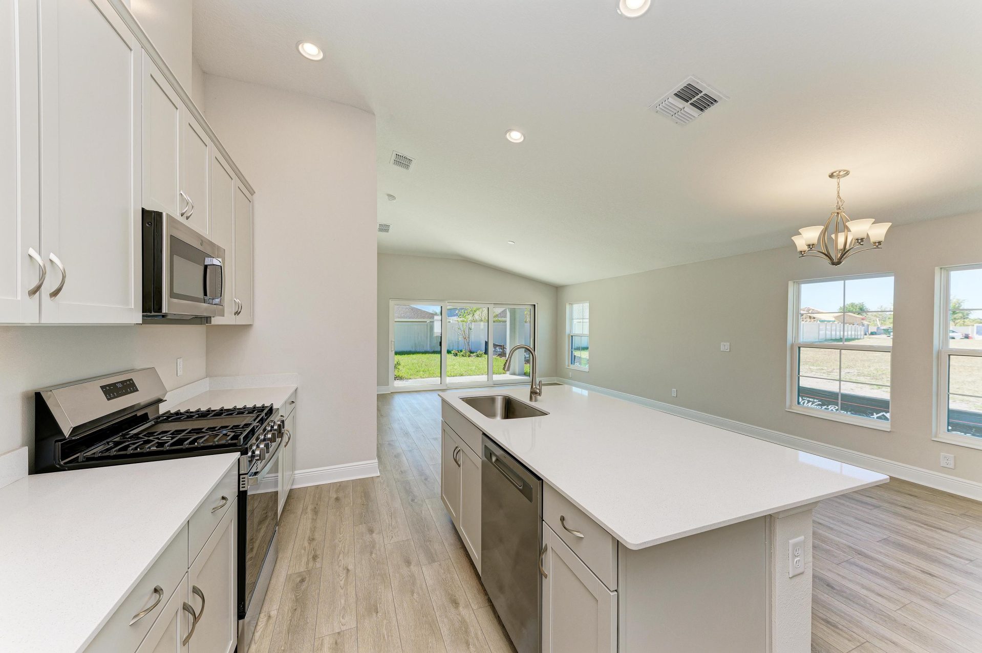 12377 Oak Hill Way - Kitchen