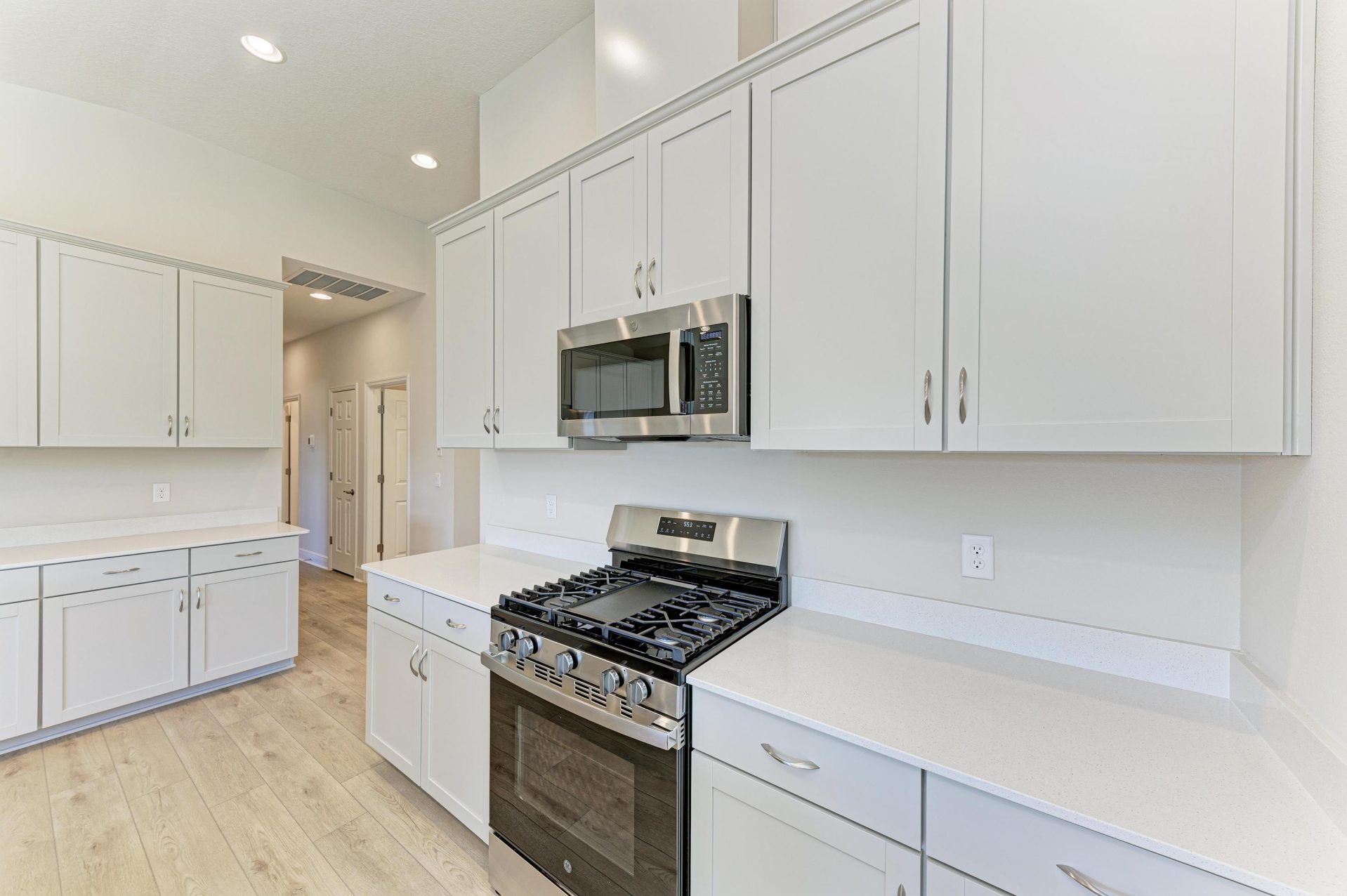 12377 Oak Hill Way - Kitchen