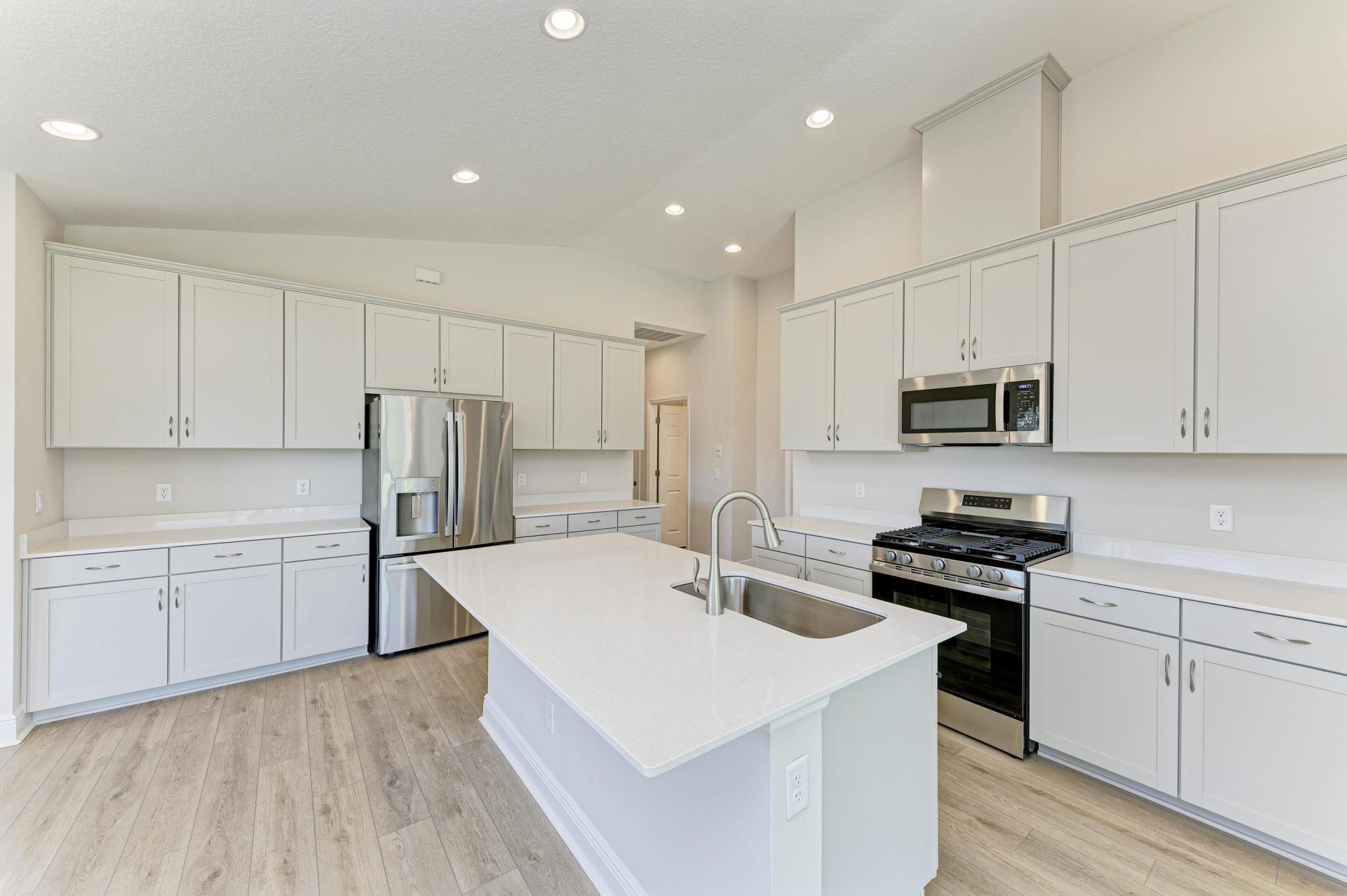 12377 Oak Hill Way - Kitchen