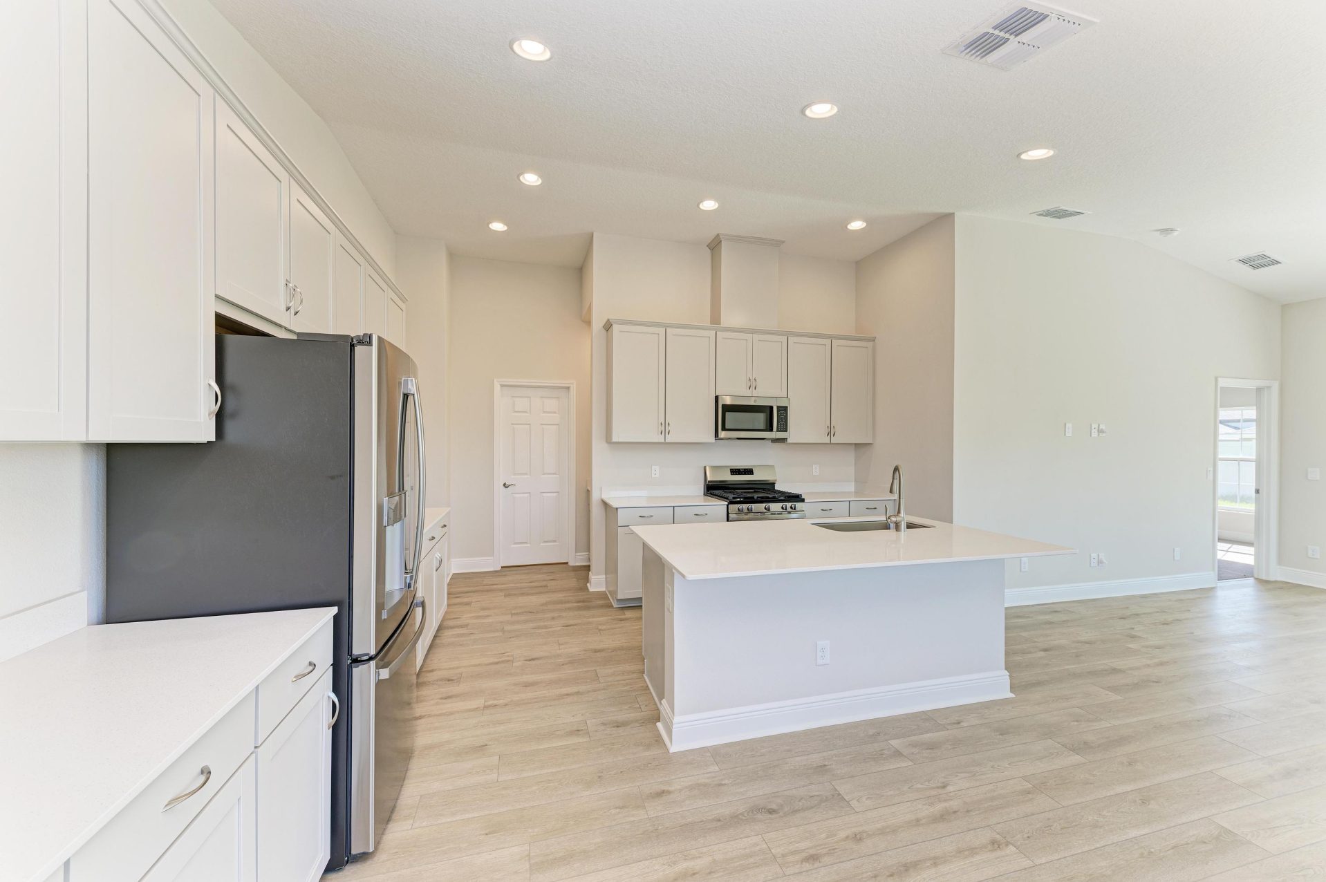 12377 Oak Hill Way - Kitchen