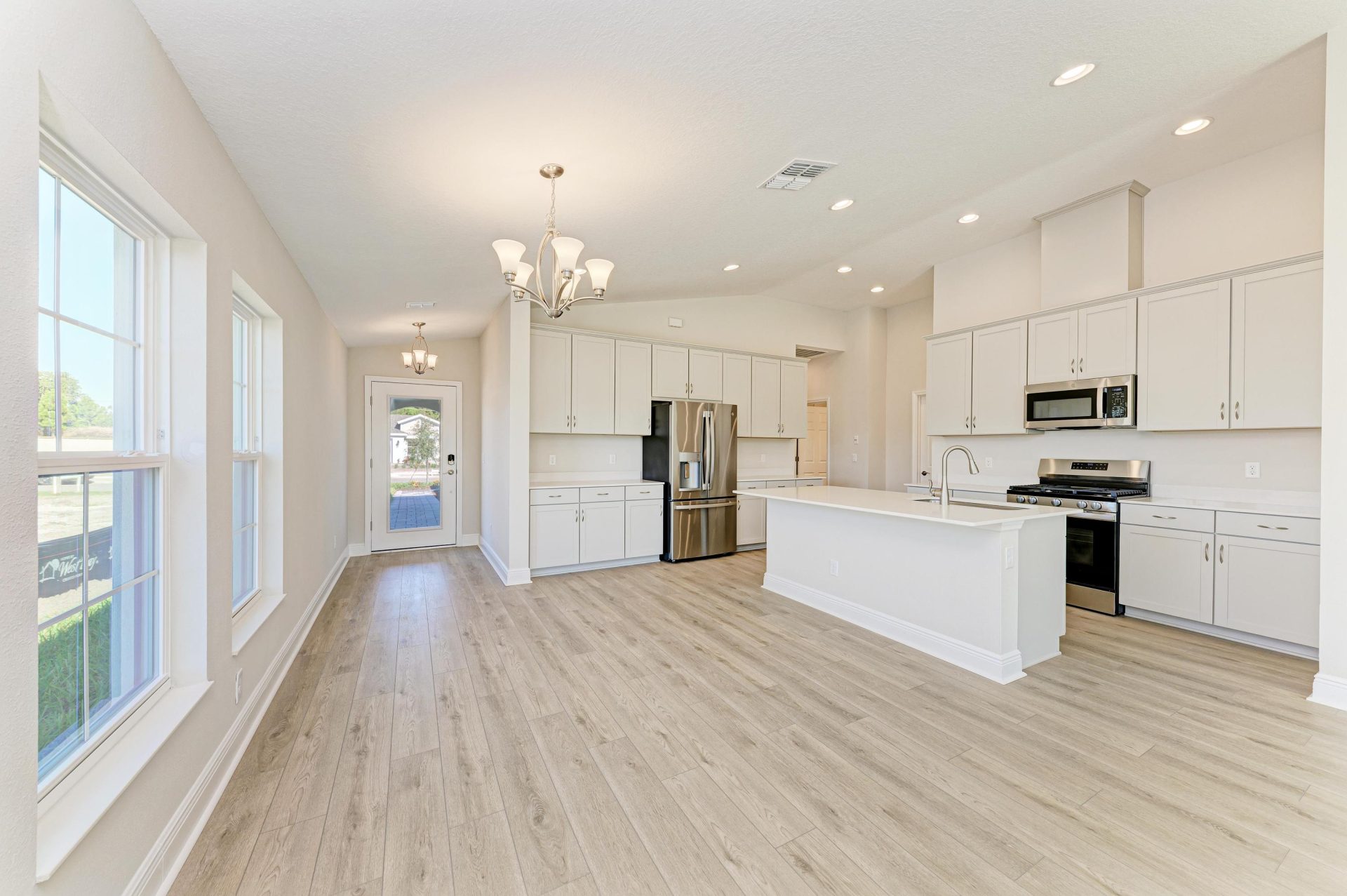 12377 Oak Hill Way - Kitchen