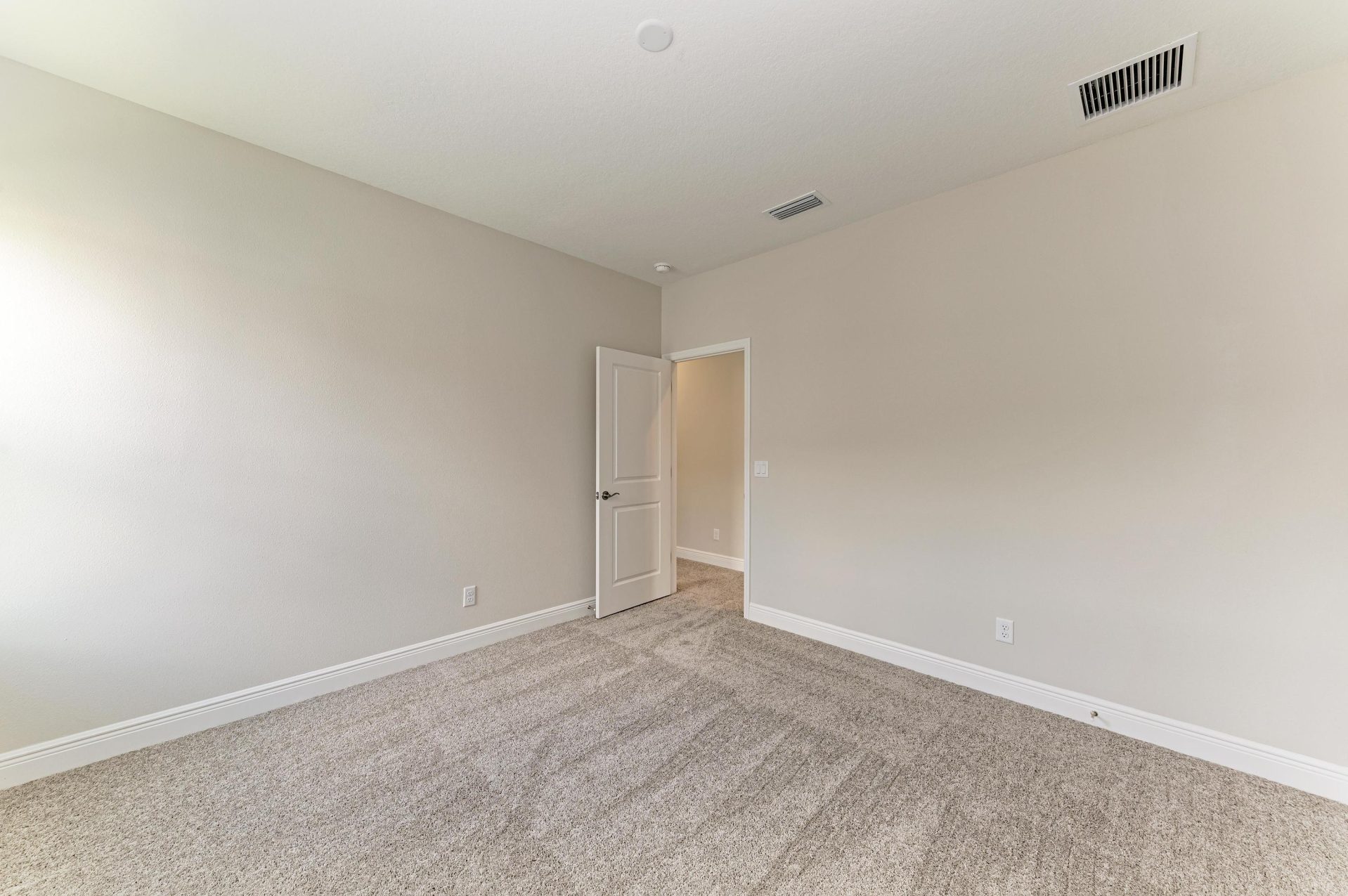 10073 Meadowrun Dr - Bedroom 5