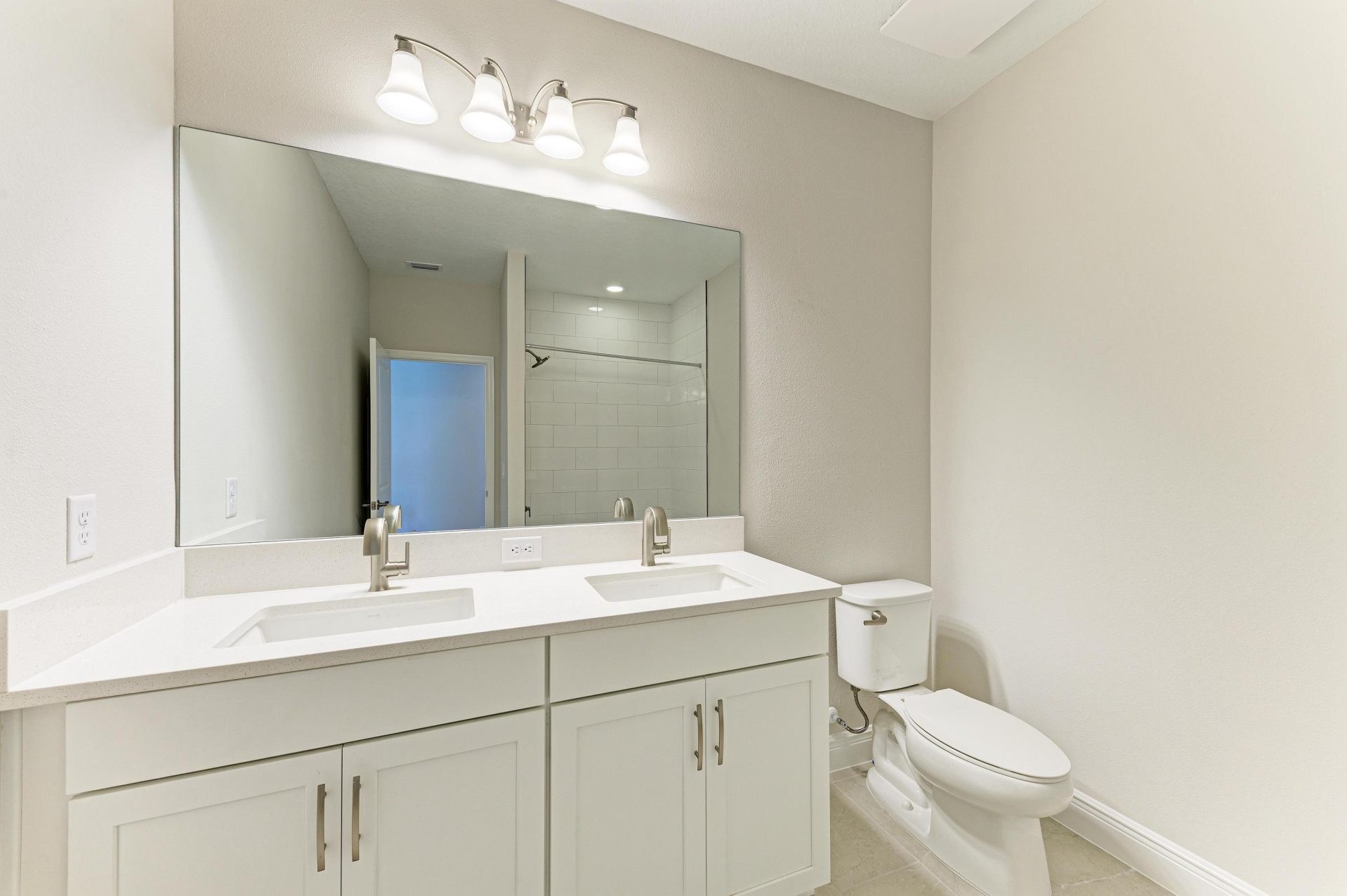 10073 Meadowrun Dr - Bath 3