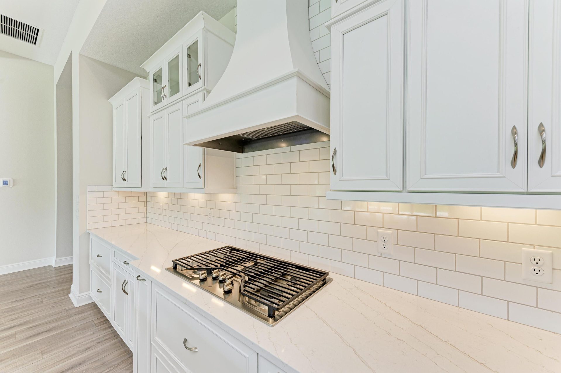 10073 Meadowrun Dr - Gourmet Kitchen