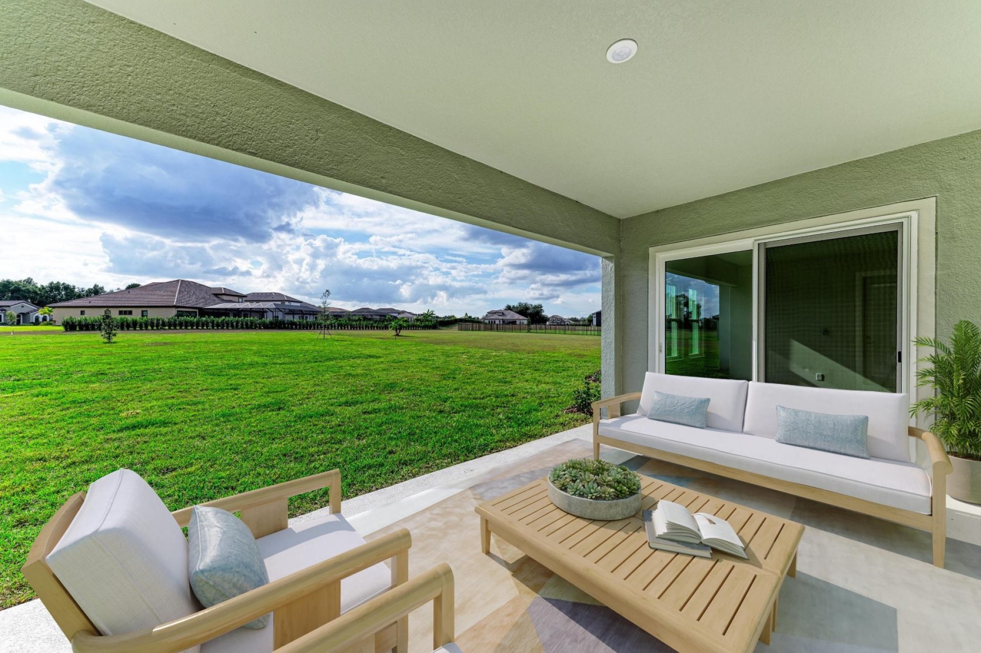 10073 Meadowrun Dr - Virtual Staging