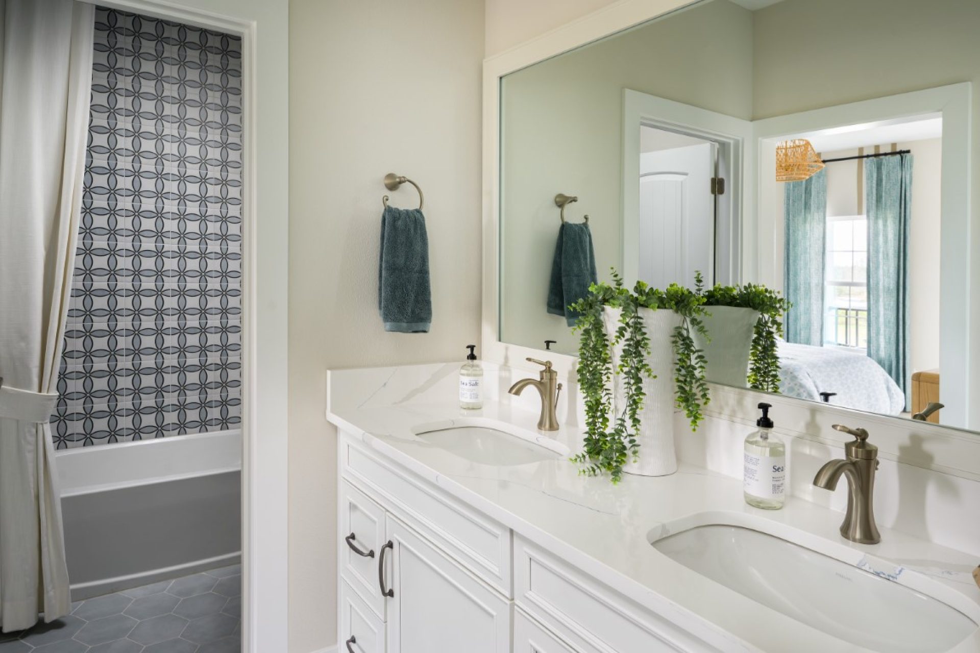 Granada II at Two Rivers - Secondary Bathroom