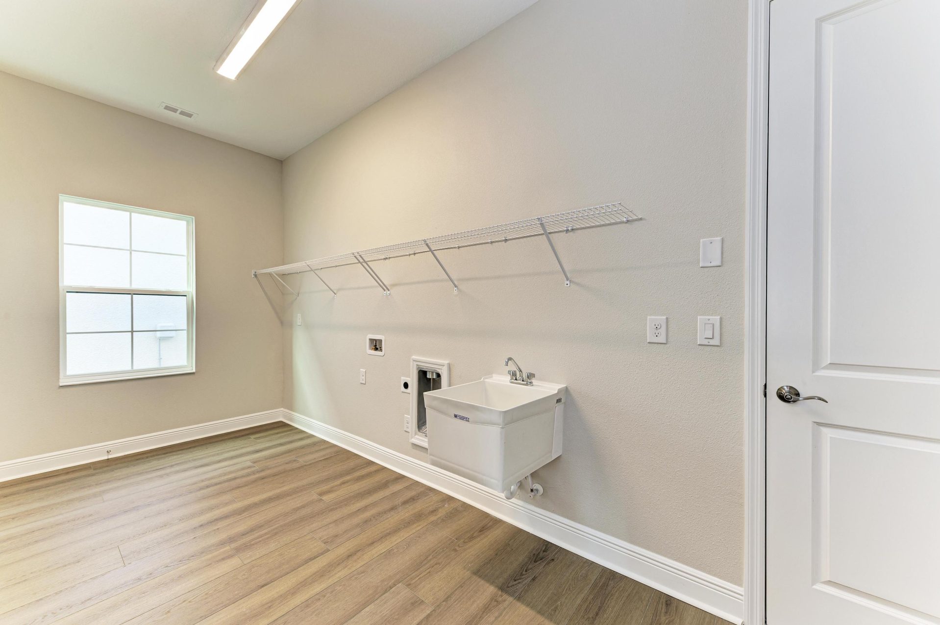 Key West II - Lot 23-13 - 35244 Big Hawk Dr - Laundry Room