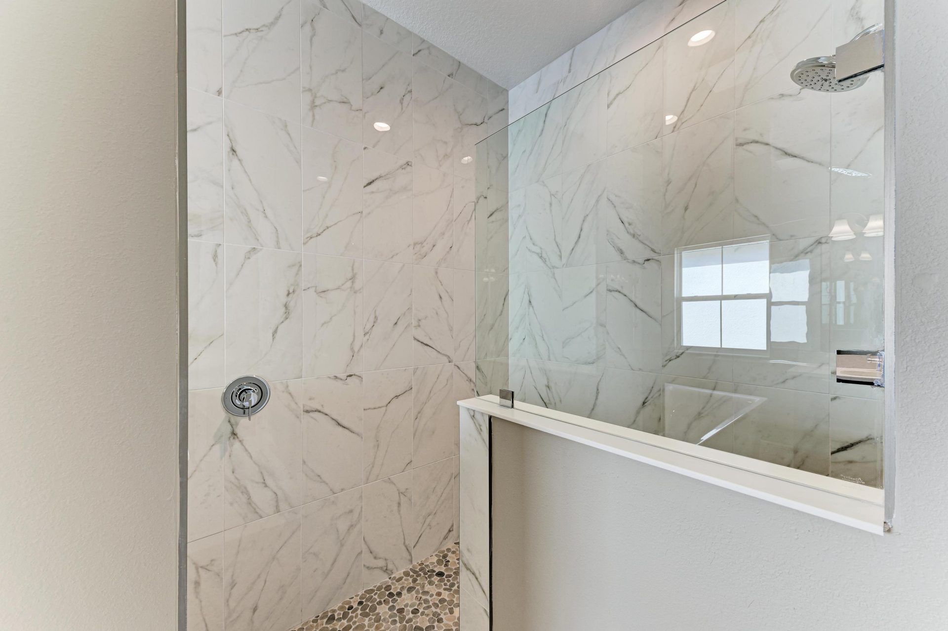 Biscayne I - 10227 Longmeadow Ave - Lot 64-11 - Owner's Bath