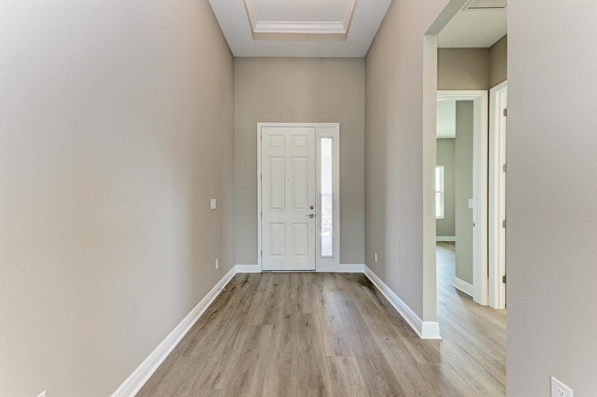 Biscayne I - 10227 Longmeadow Ave - Lot 64-11 - Foyer