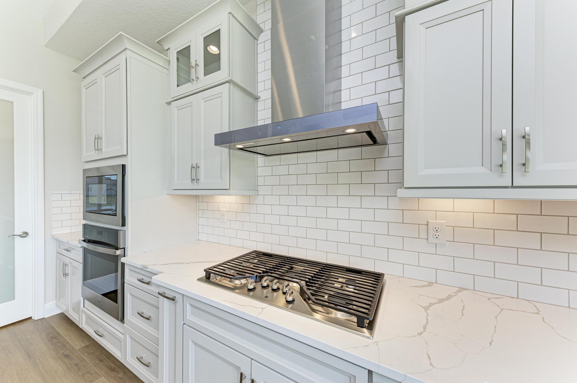 Bayport II - 35564 Big Hawk Dr - Lot 2-13 - Gourmet Kitchen