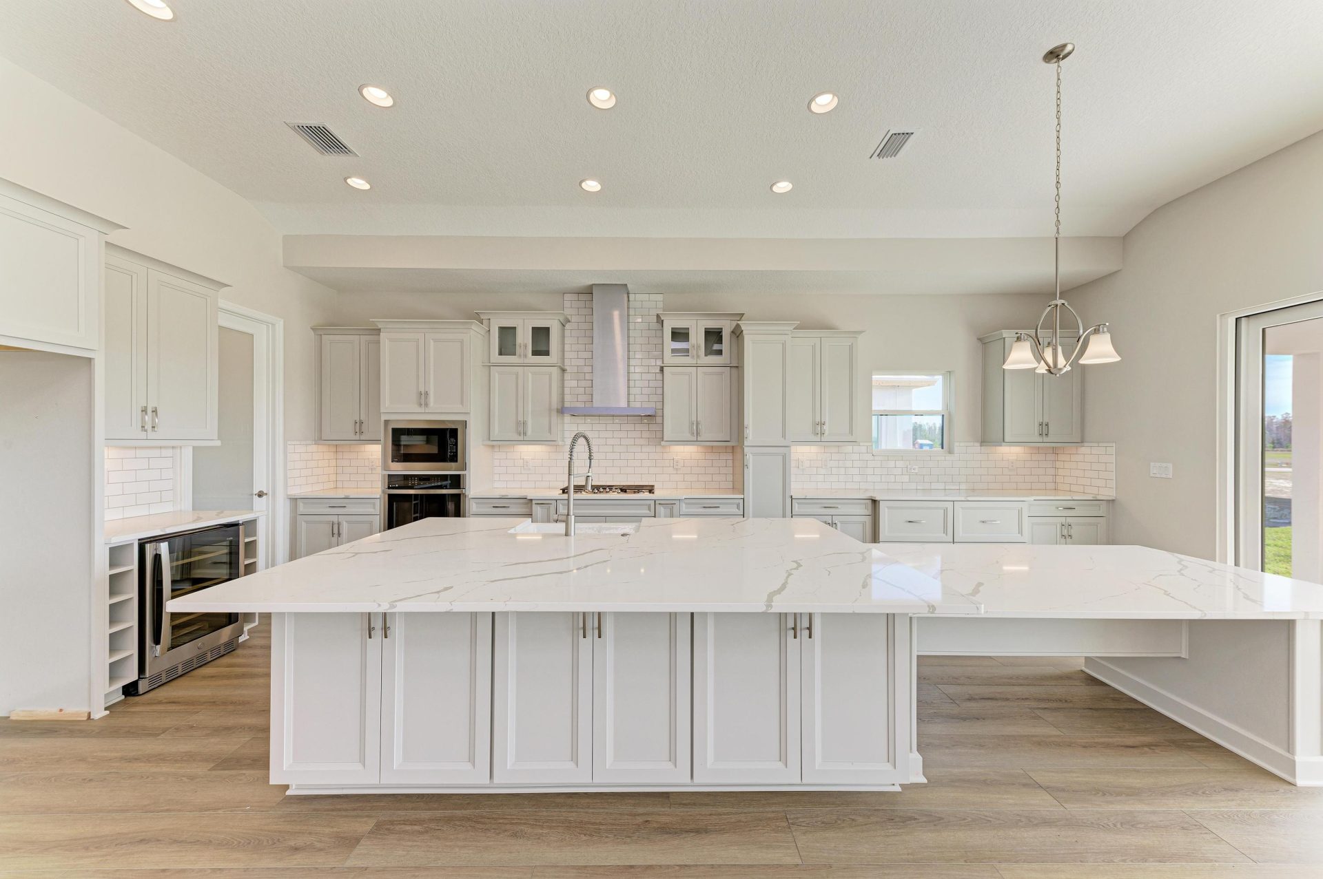 Bayport II - 35564 Big Hawk Dr - Lot 2-13 - Gourmet Kitchen