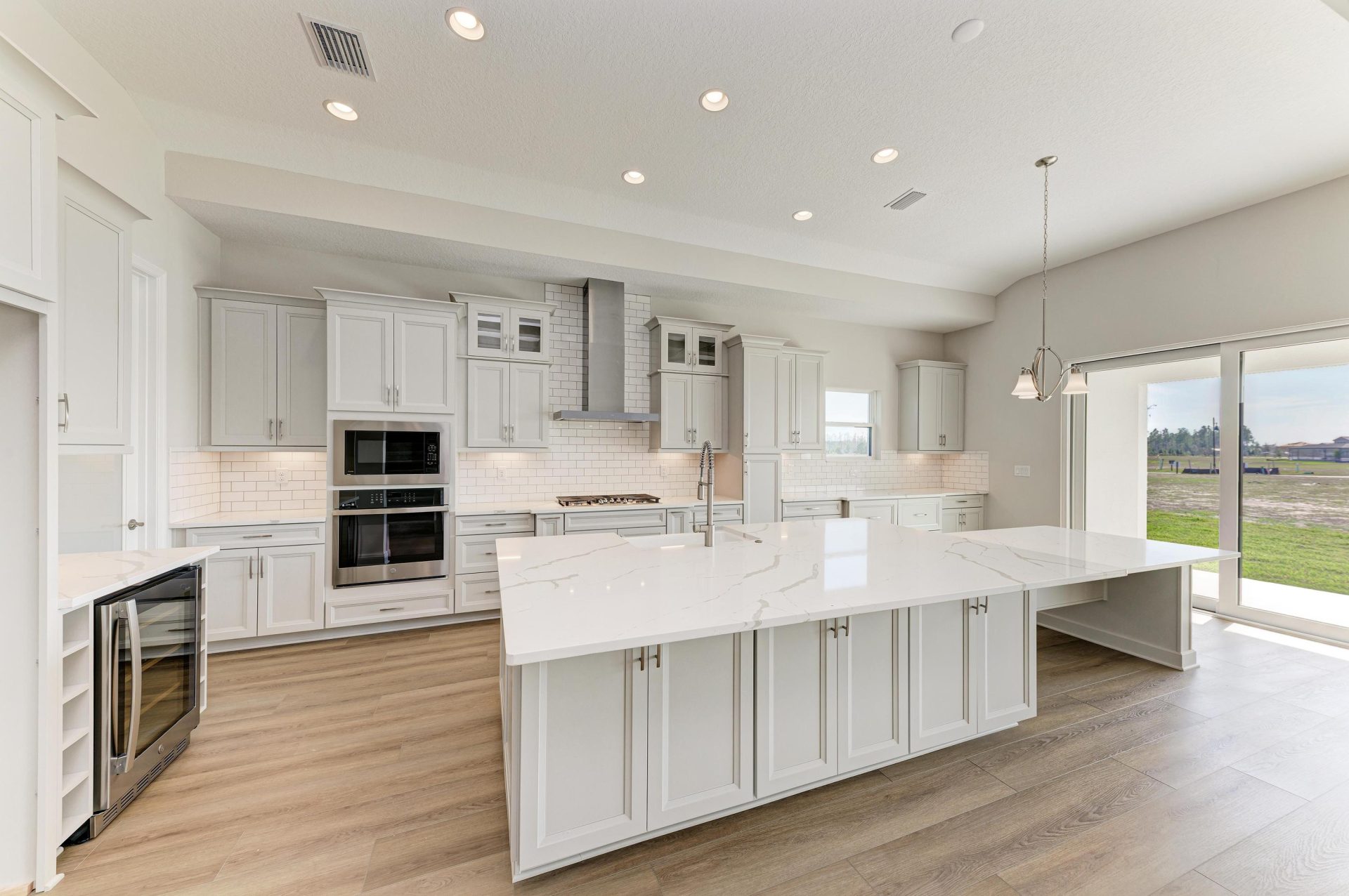 Bayport II - 35564 Big Hawk Dr - Lot 2-13 - Gourmet Kitchen