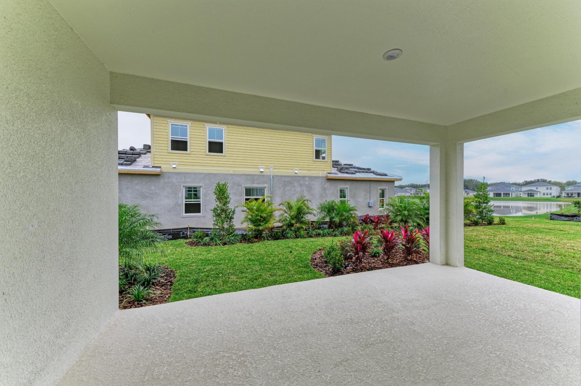 Sandpiper - 10198 Surrey Rose Dr - Lot 32-28 - Covered Lanai