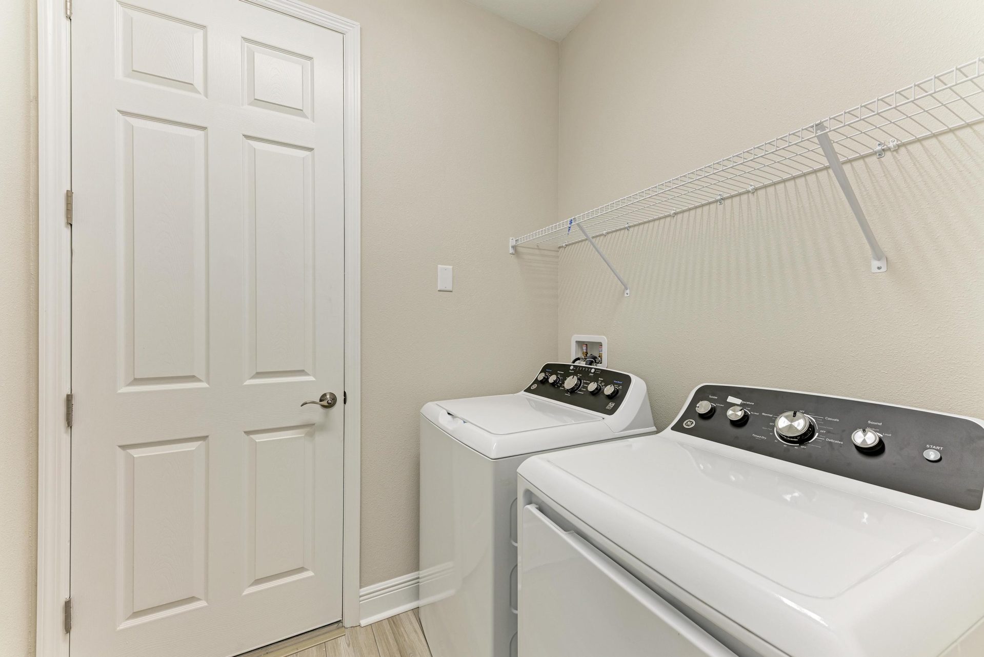 Sandpiper - 10198 Surrey Rose Dr - Lot 32-28 - Laundry