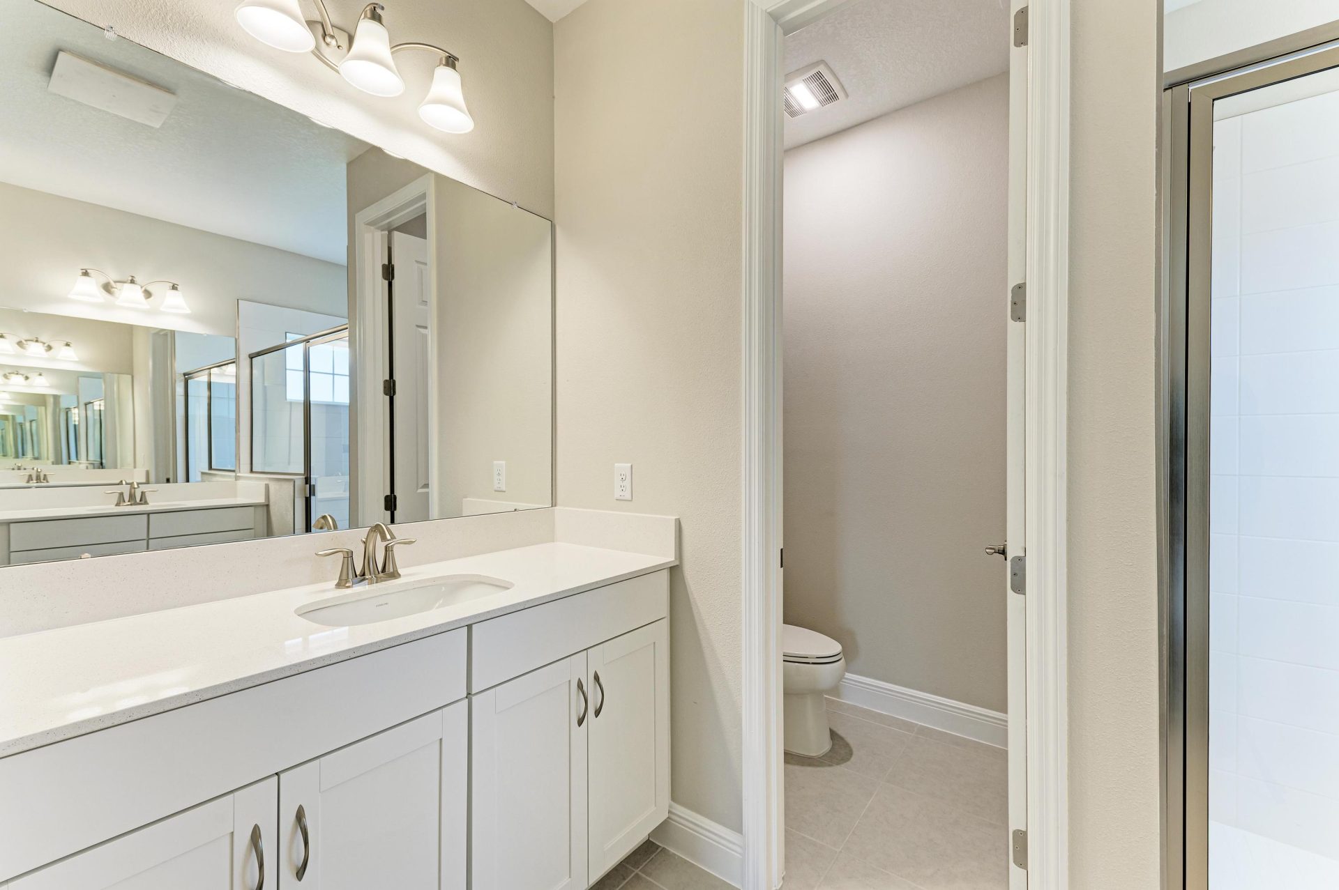 Sandpiper - 10198 Surrey Rose Dr - Lot 32-28 - Owner's Bath