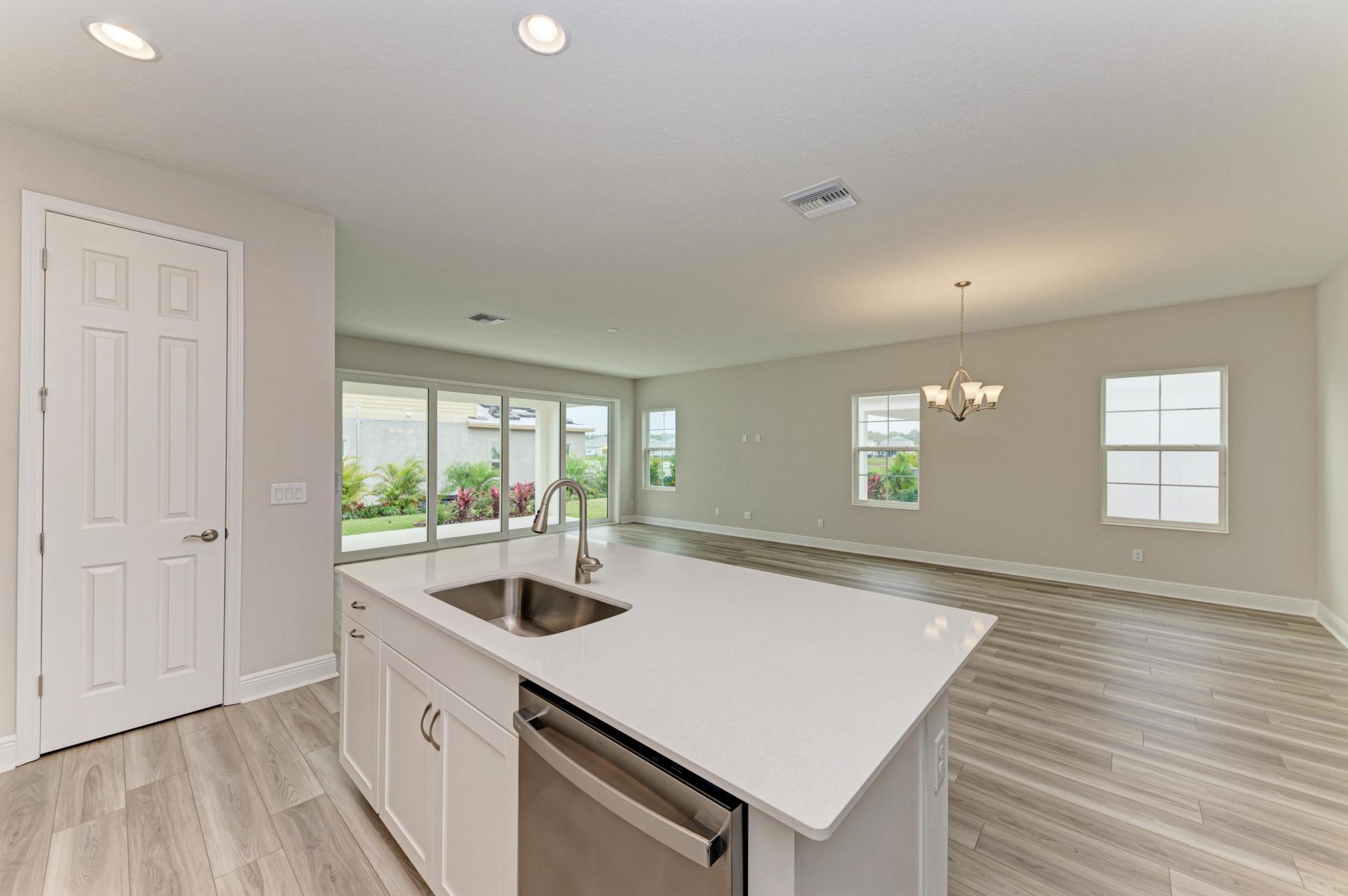 Sandpiper - 10198 Surrey Rose Dr - Lot 32-28 - Gourmet Kitchen