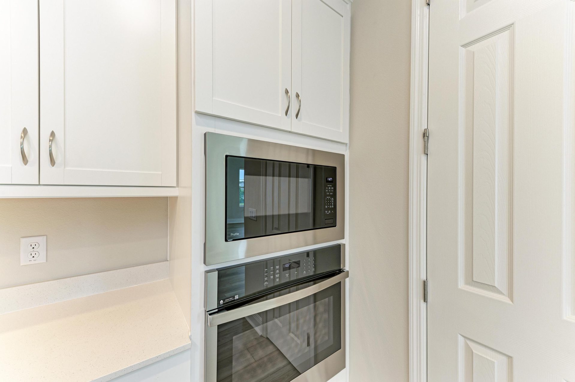 Sandpiper - 10198 Surrey Rose Dr - Lot 32-28 - Gourmet Kitchen