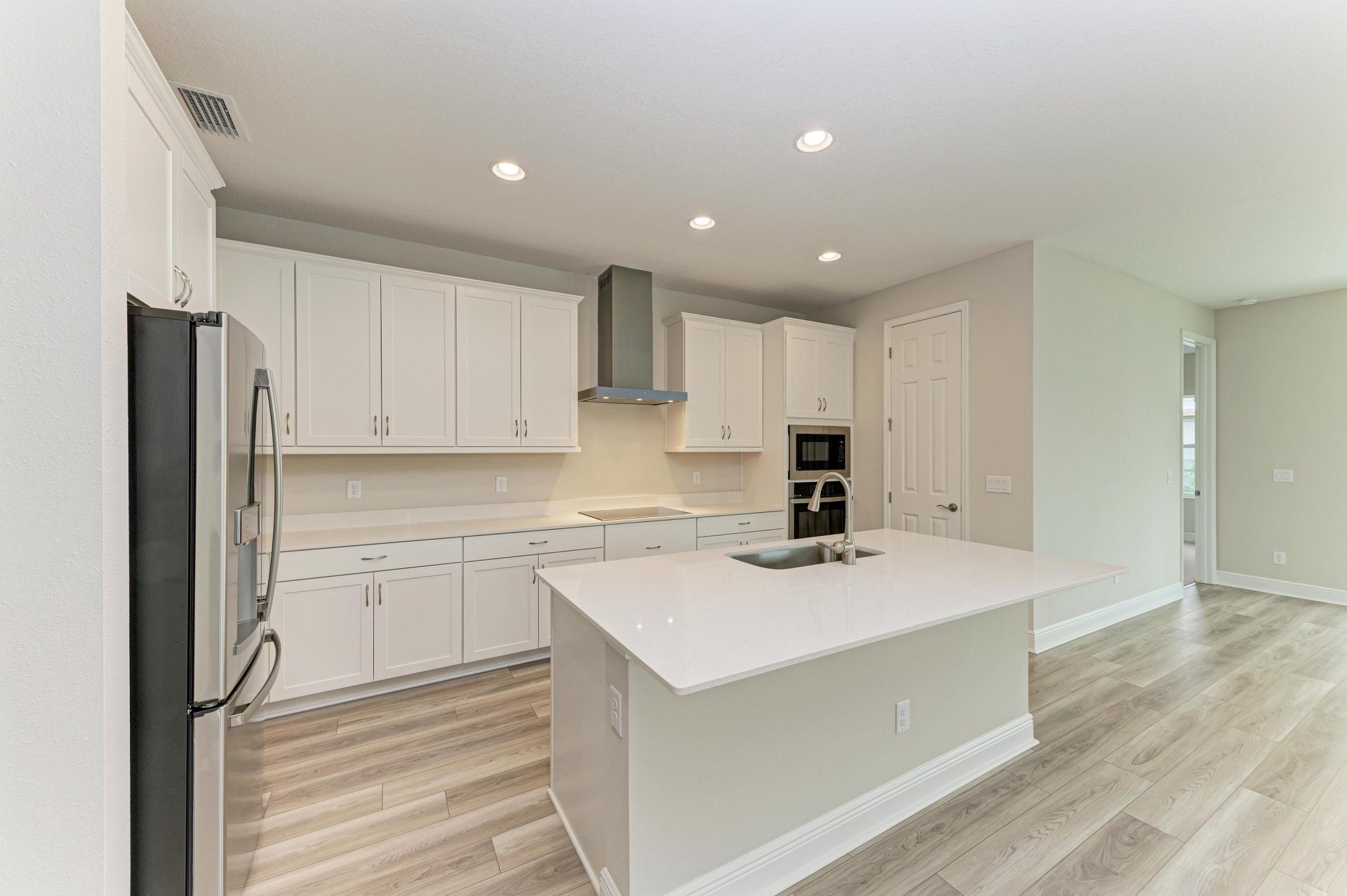 Sandpiper - 10198 Surrey Rose Dr - Lot 32-28 - Gourmet Kitchen