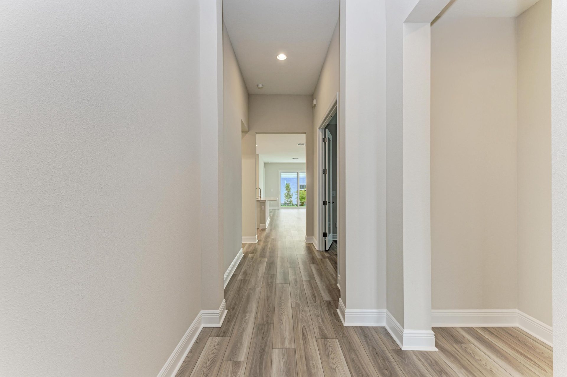 Sandpiper - 10198 Surrey Rose Dr - Lot 32-28 - Foyer