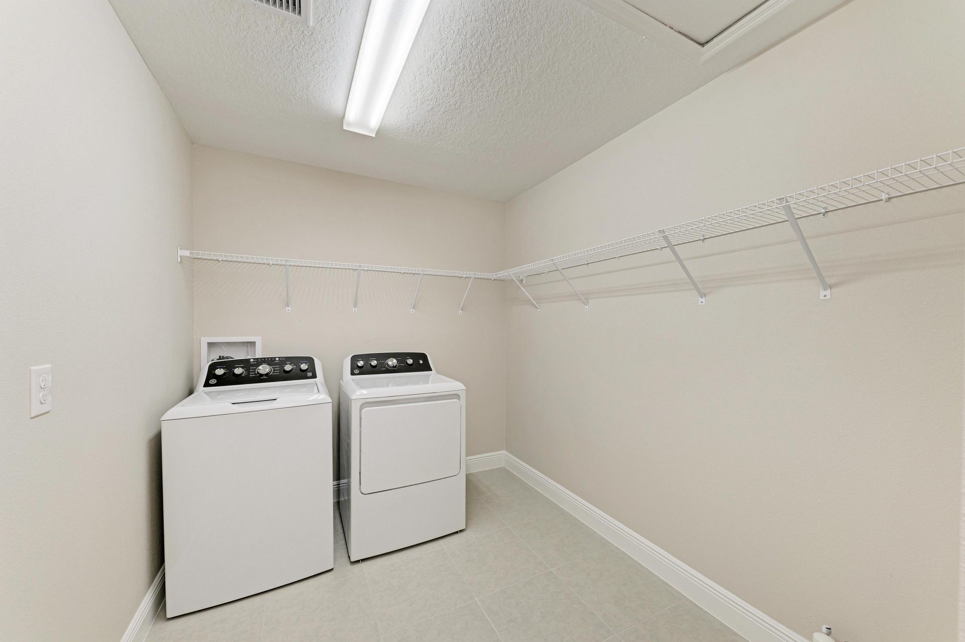 Pelican - 8525 Dove Bog Terrace - Laundry Room