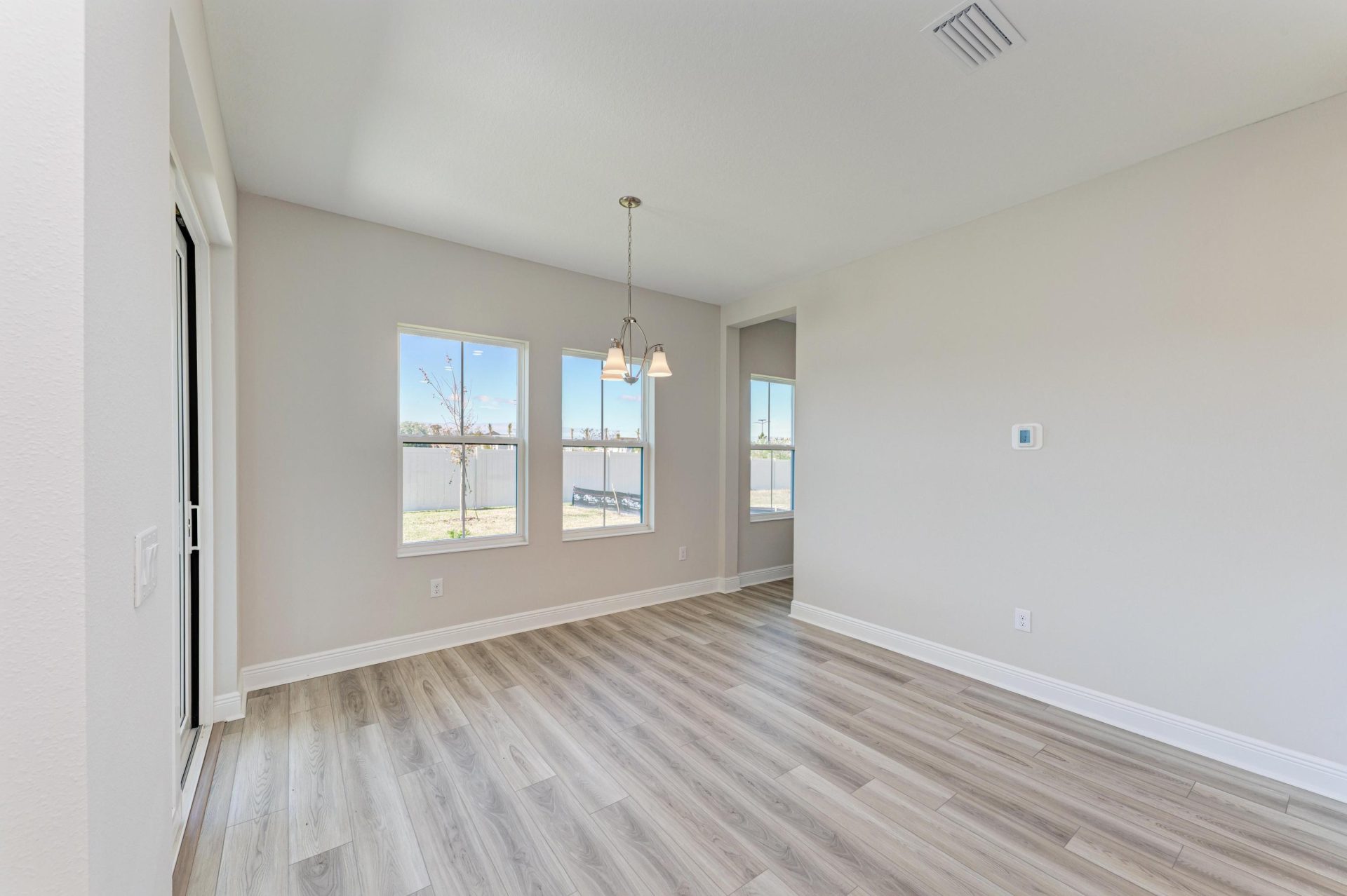 Pelican - 8525 Dove Bog Terrace - Cafe