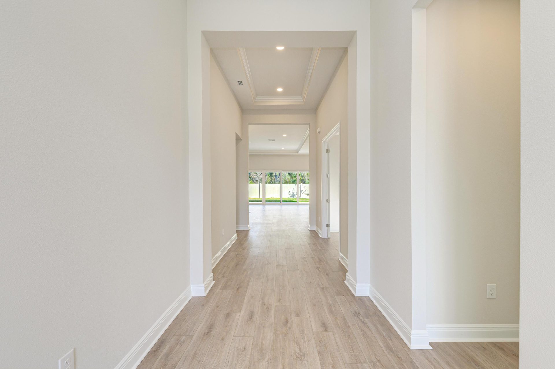 Biscayne II - 13068 Homestead Lane - Foyer