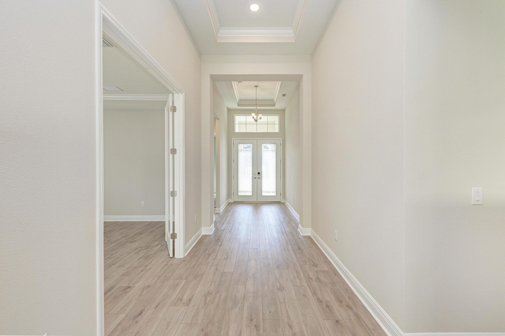 Biscayne II - 13068 Homestead Lane - Foyer