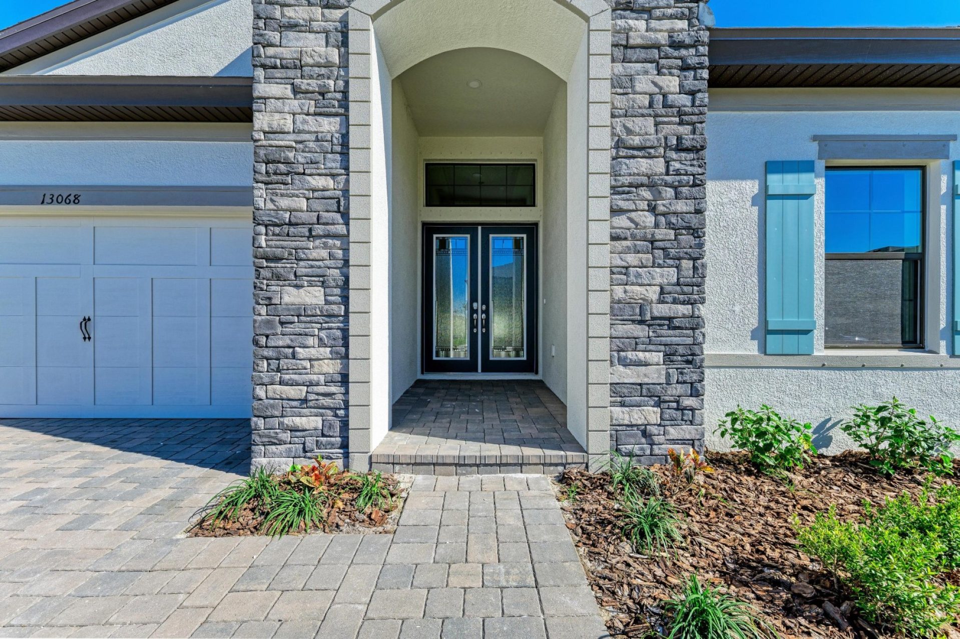 Biscayne II - 13068 Homestead Lane - Front Entry