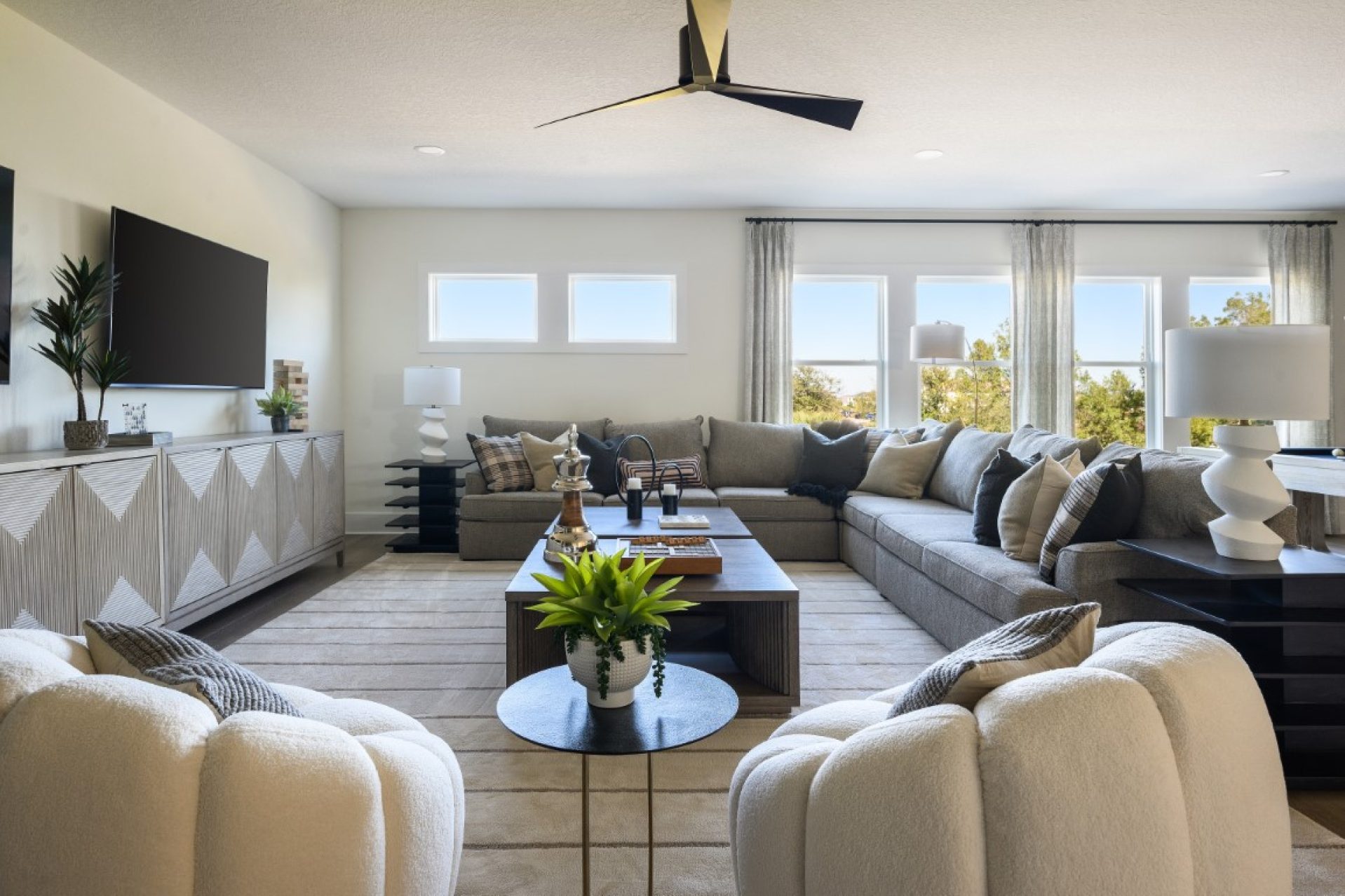 Campania Grande II at Star Farms | Club Room