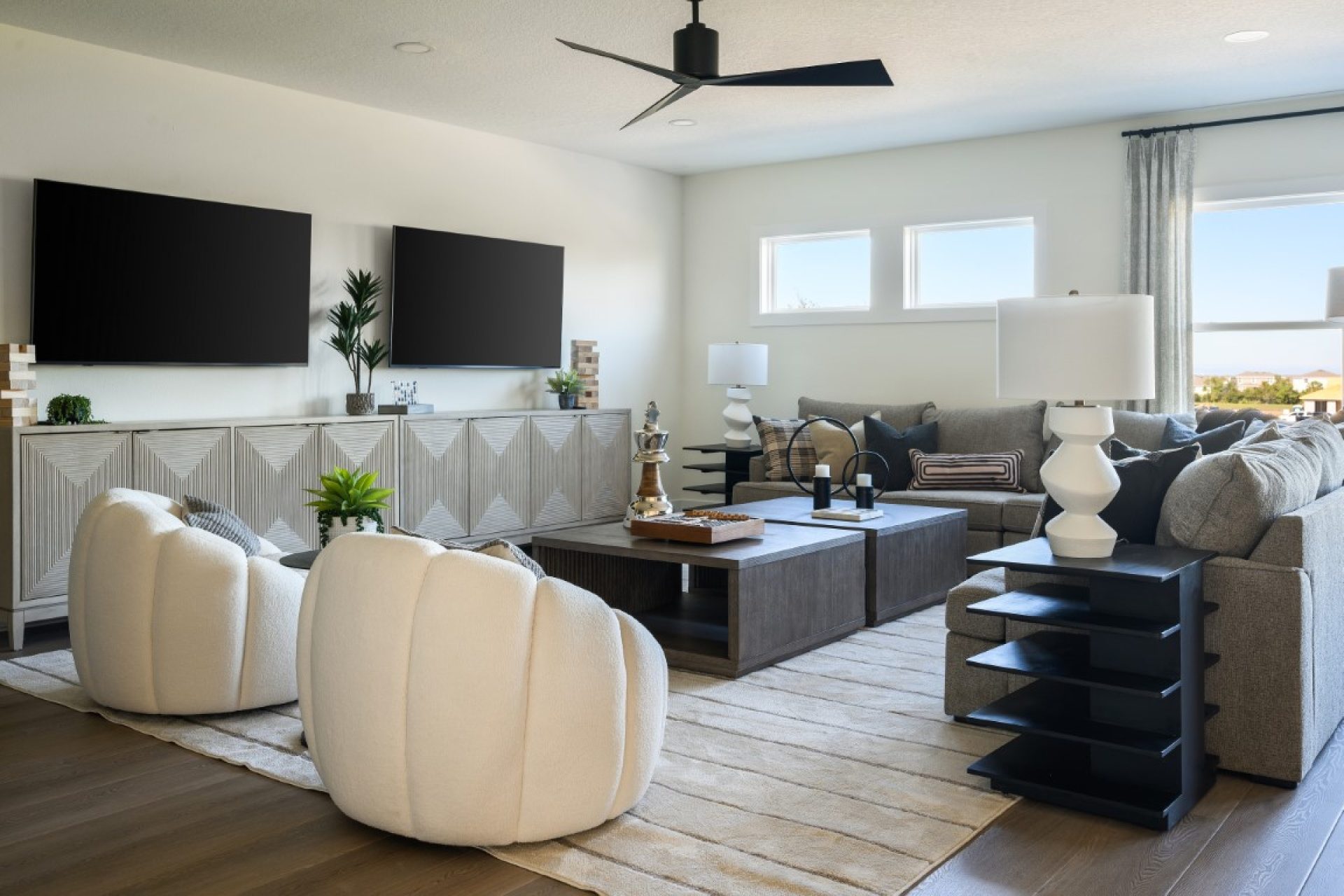 Campania Grande II at Star Farms | Club Room