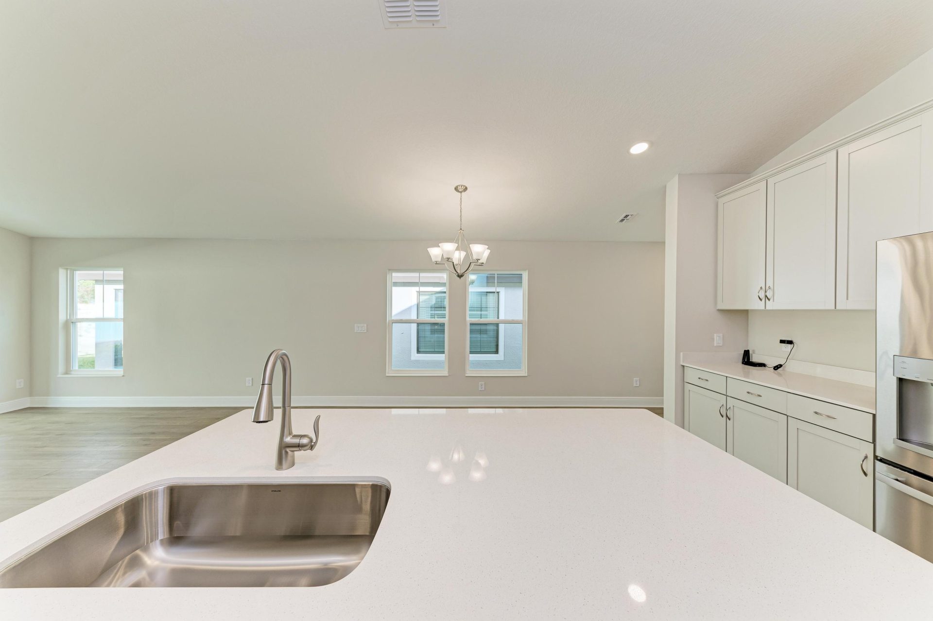 Bridgeport B - 12374 Oak Hill Way - Kitchen