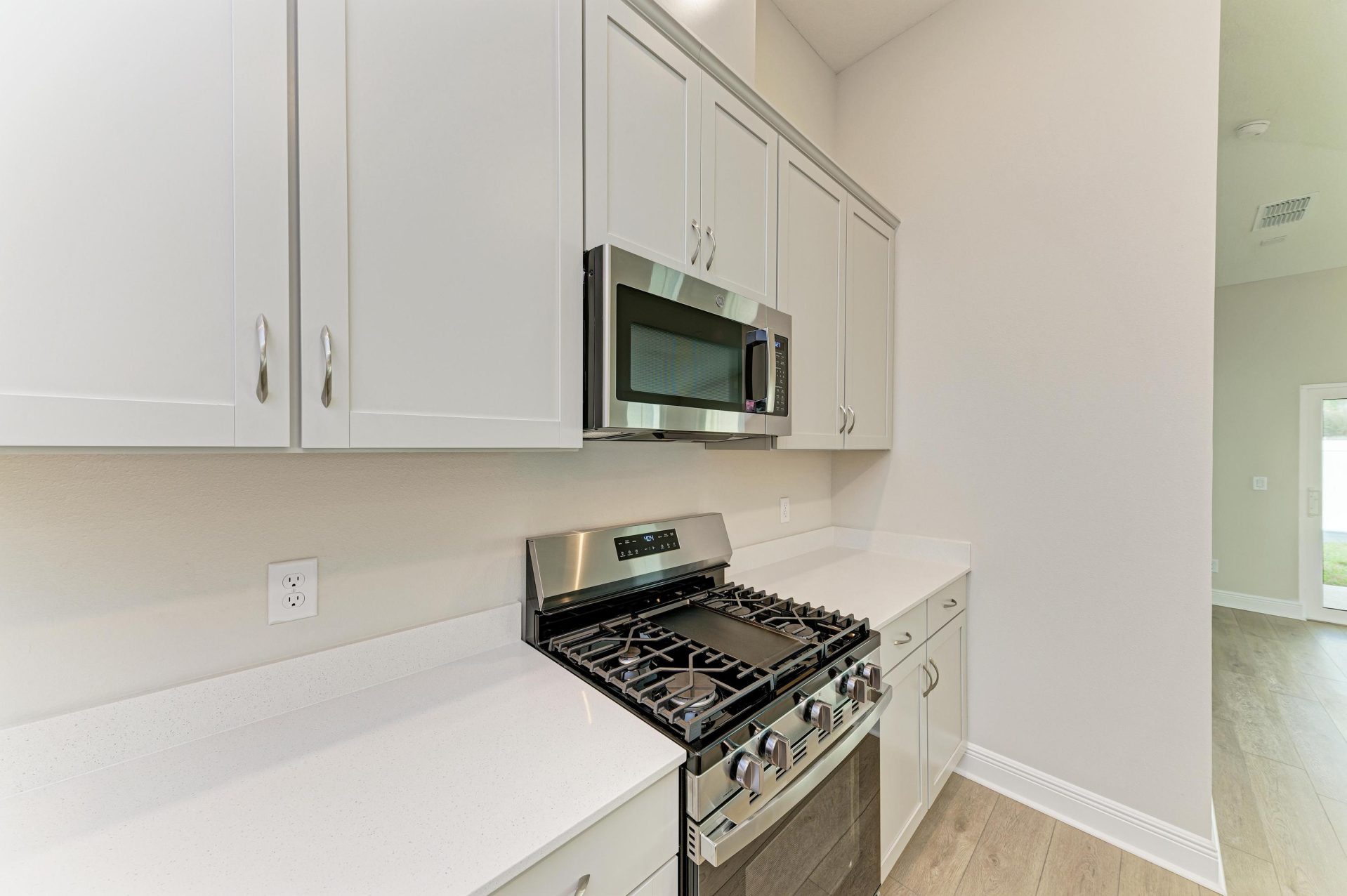 Bridgeport B - 12374 Oak Hill Way - Kitchen
