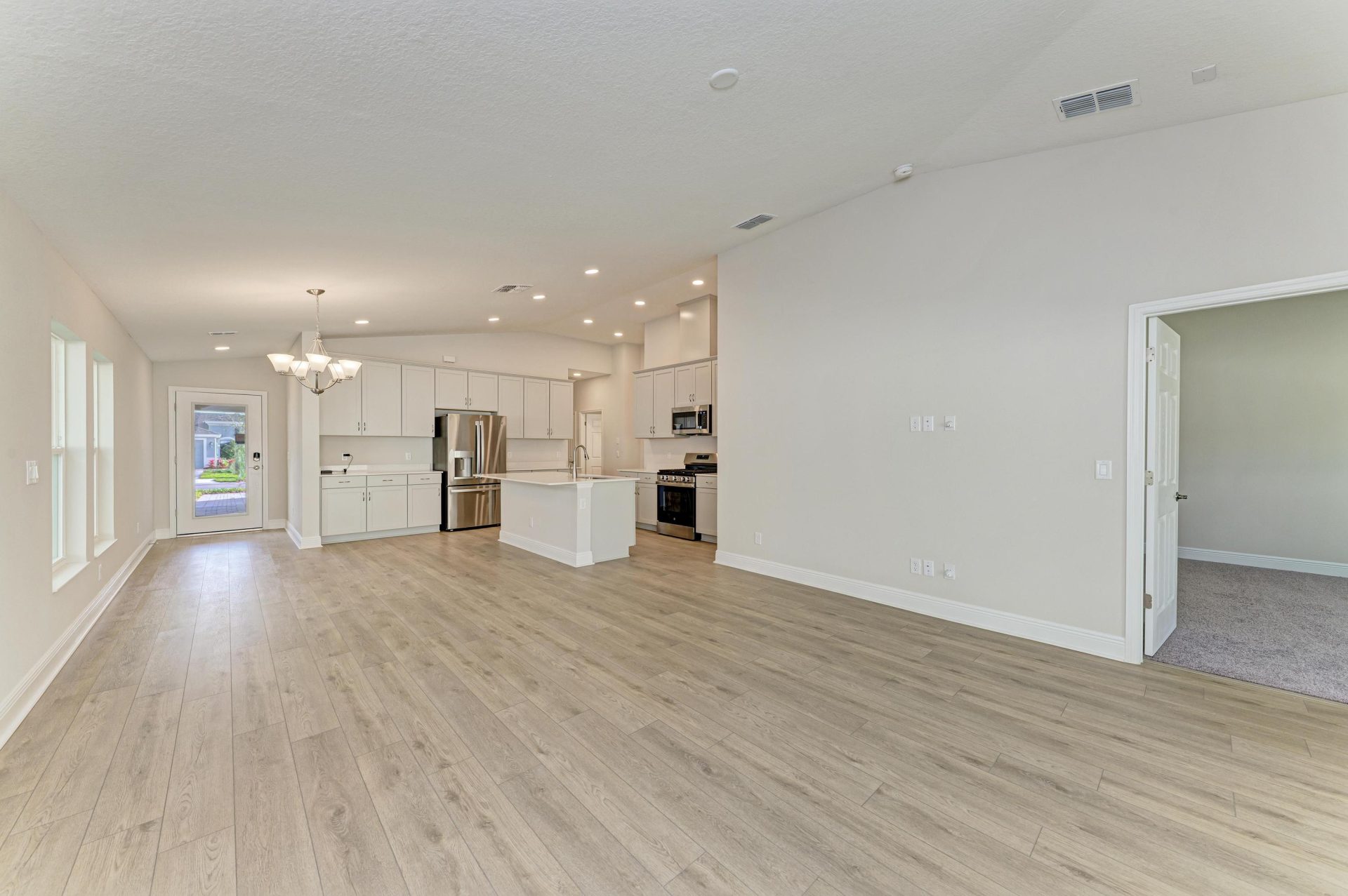 Bridgeport B - 12374 Oak Hill Way - Grand Room