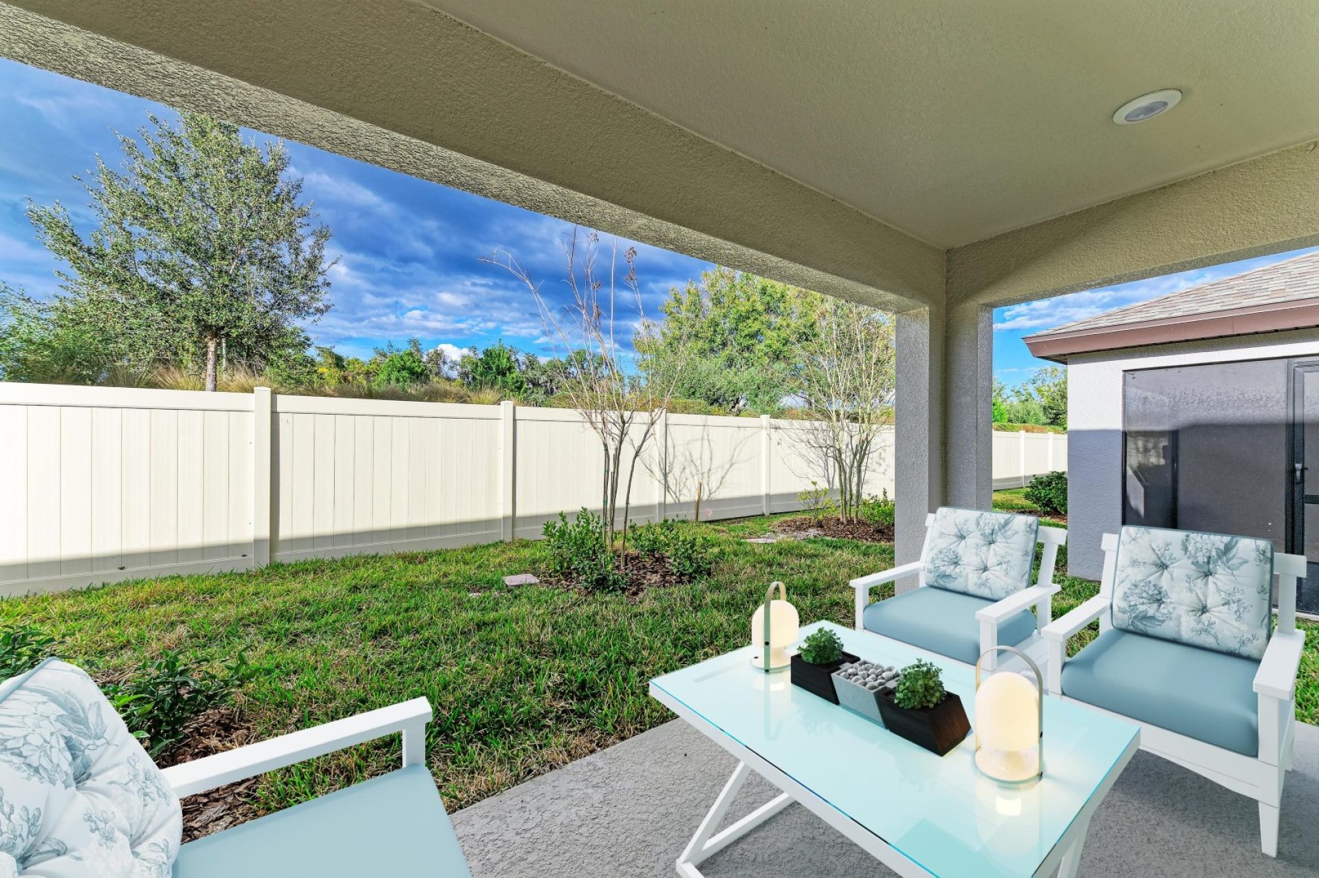 Bridgeport B - 12374 Oak Hill Way - Virtual Staging