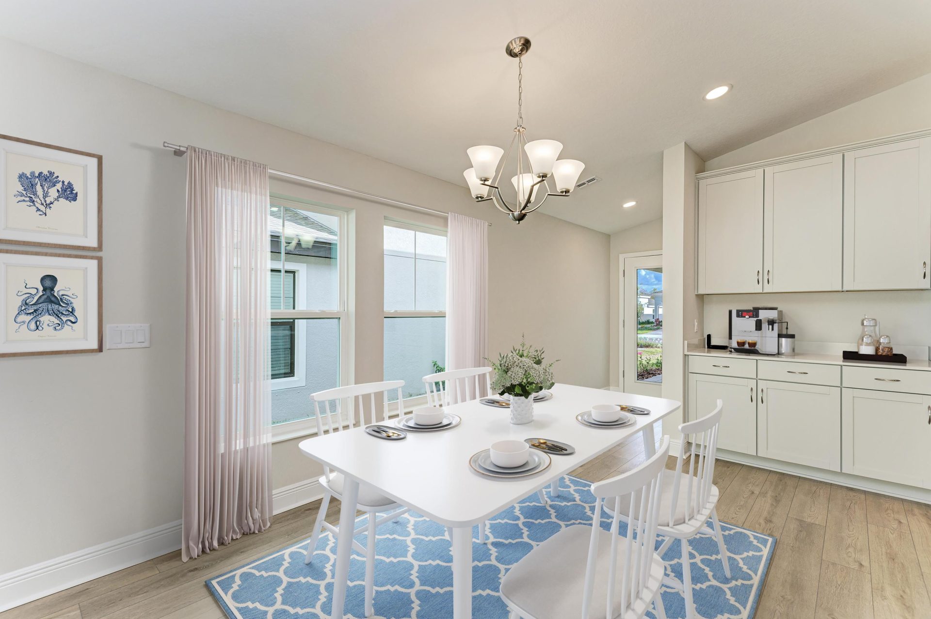 Bridgeport B - 12374 Oak Hill Way - Virtual Staging